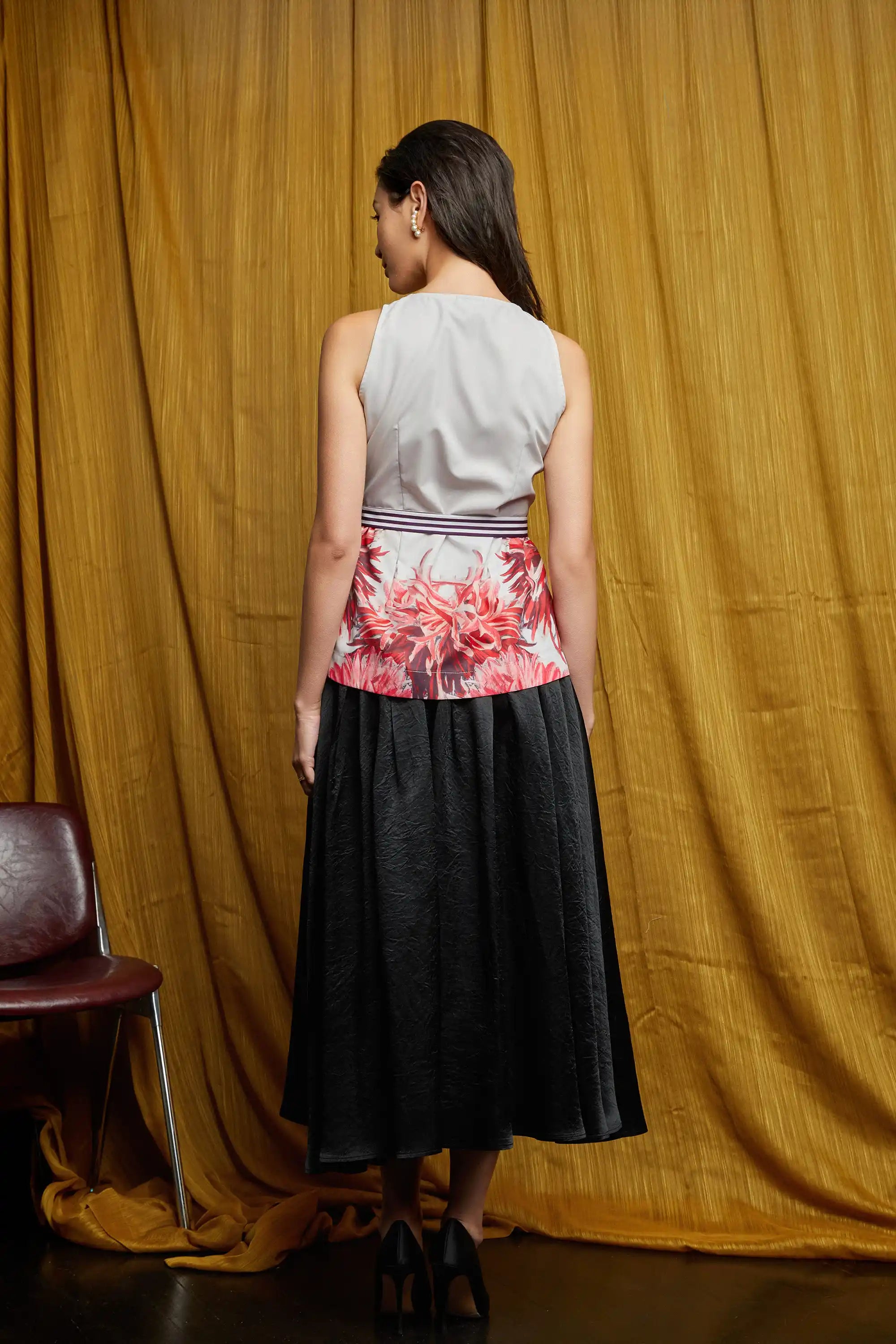 Asymmetrical Slit Skirt (Black)