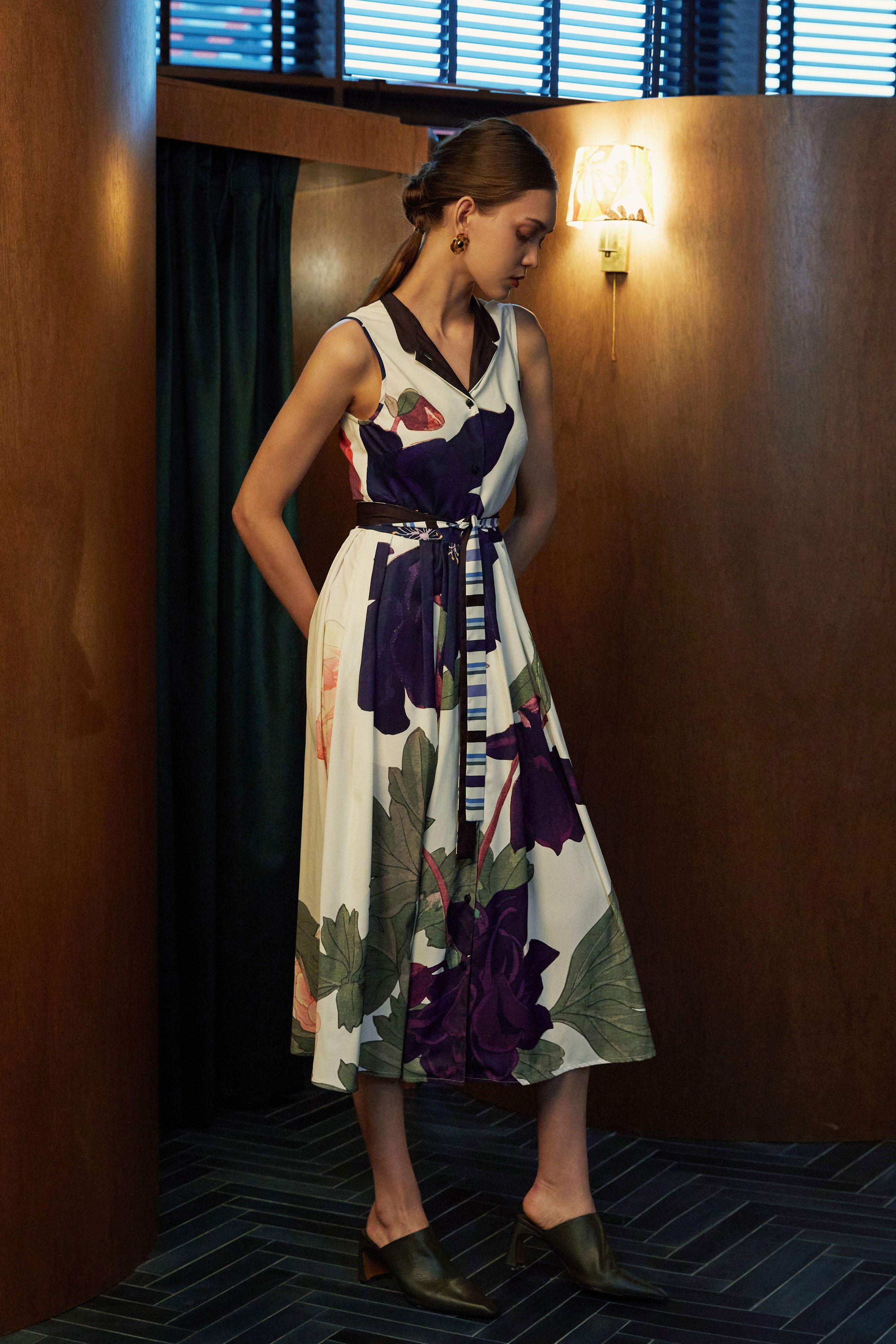 Dual Pleat Sleeveless Dress (Aquilegia)