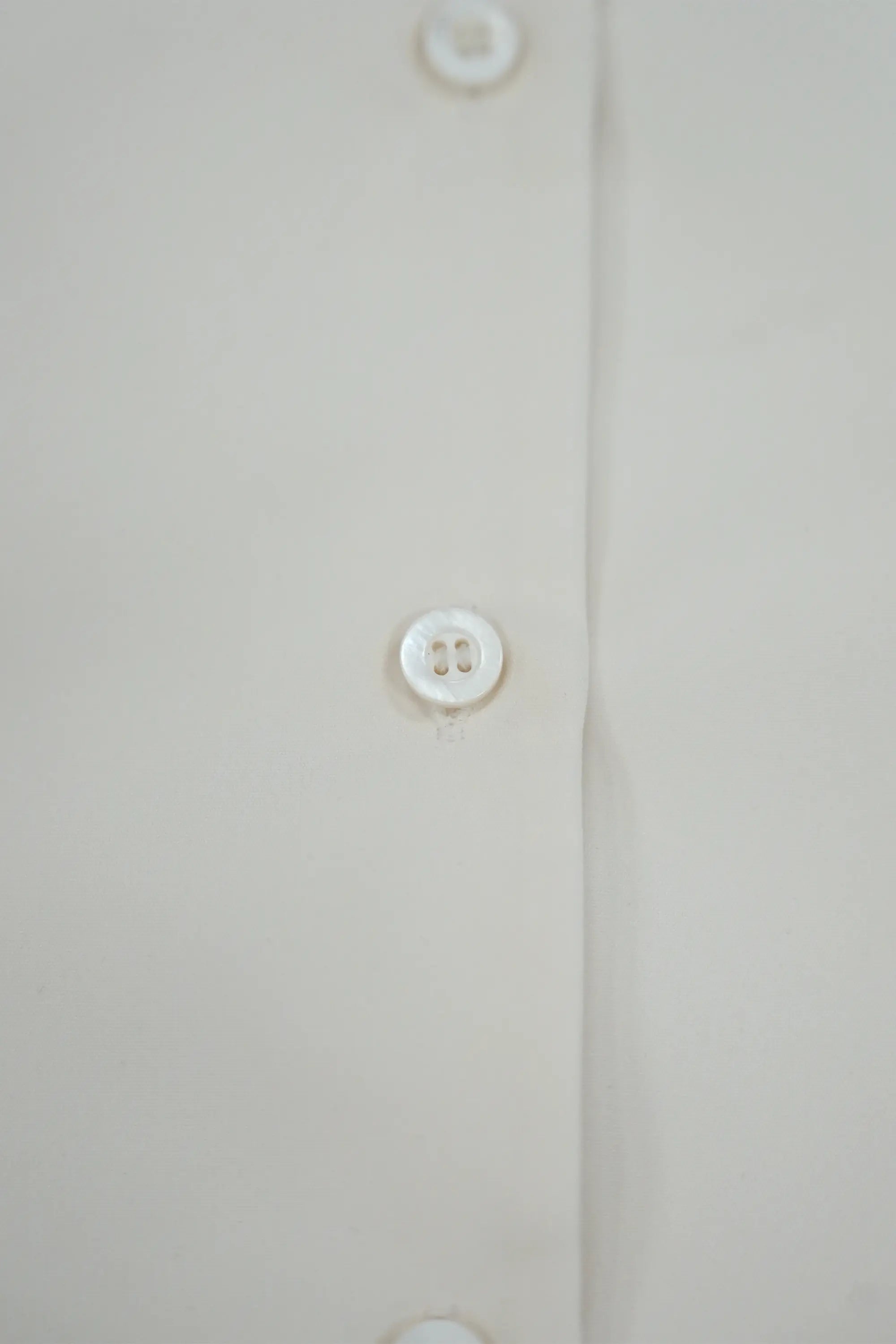 Hourglass Top (White)