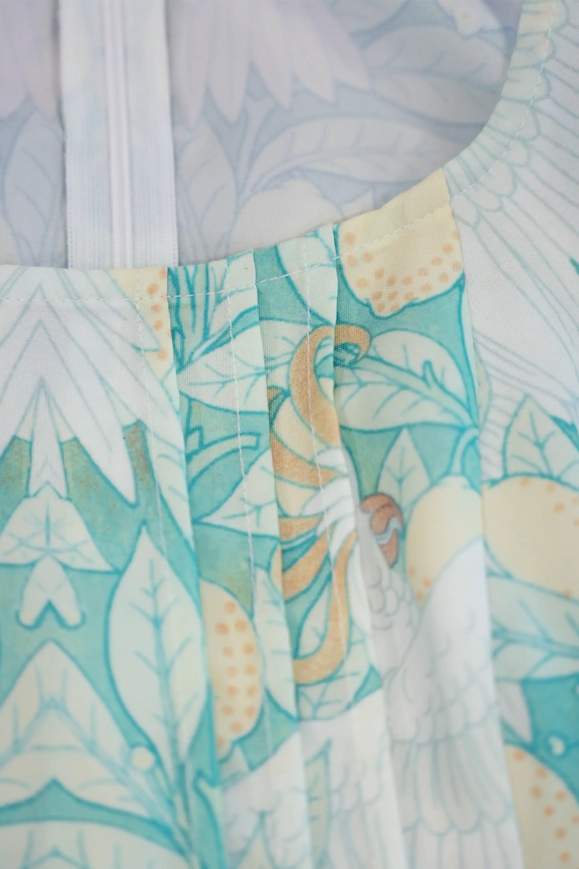 Bustier Box Pleats Dress (Cockatoo)