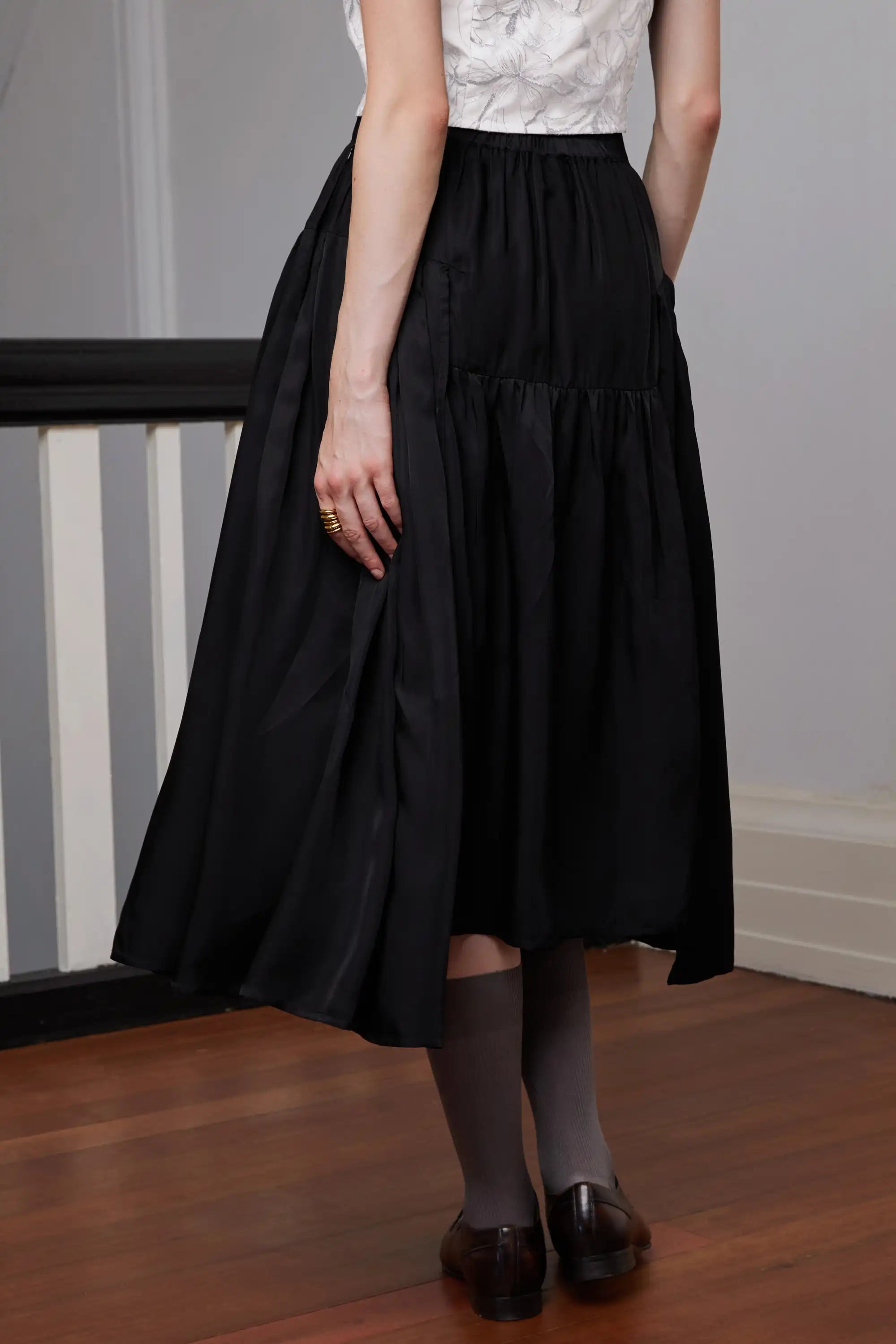 Billowing Skirt (Black)