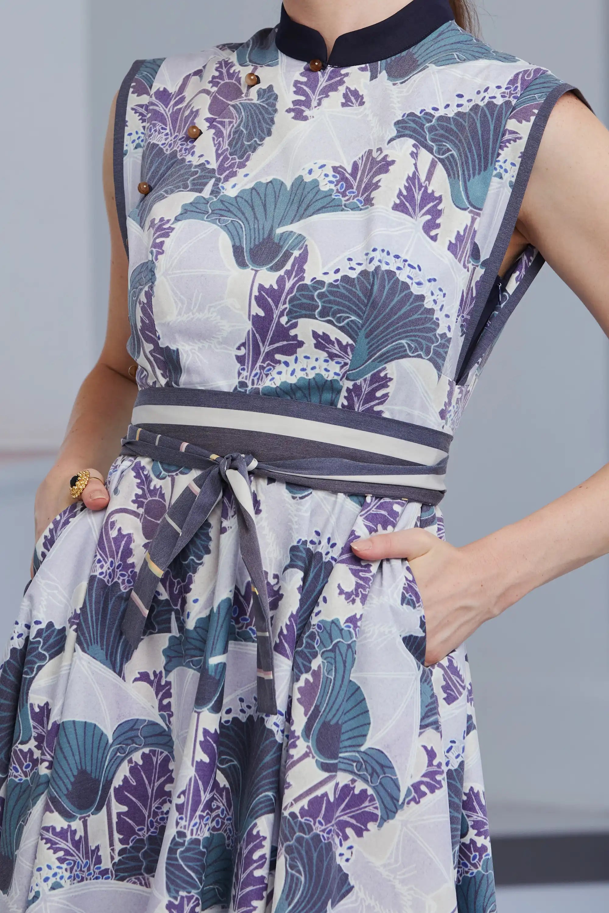 Square Sleeves Fit & Flare Qipao (Bat)