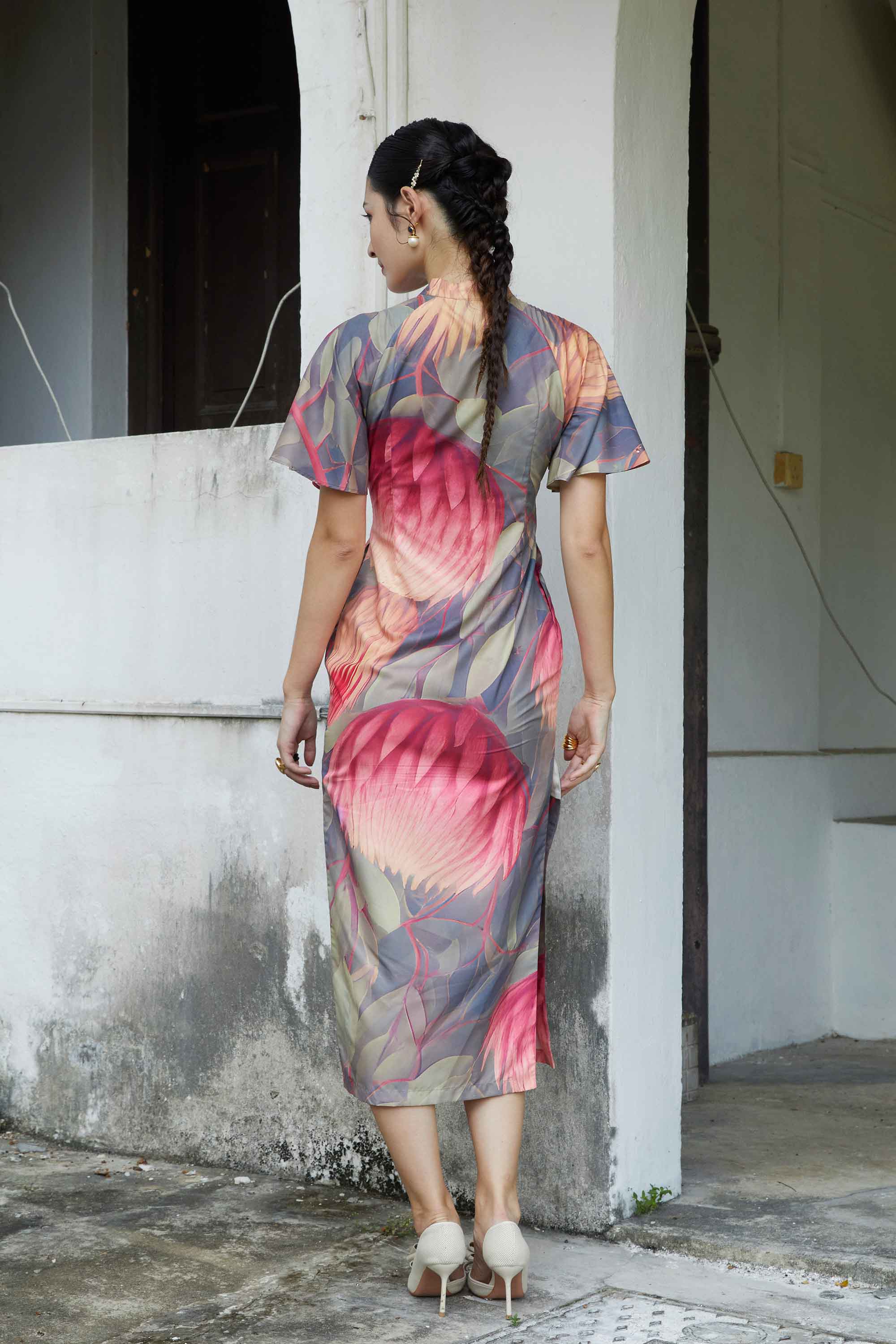 Flutter Sleeves Pencil Qipao (Quietude)