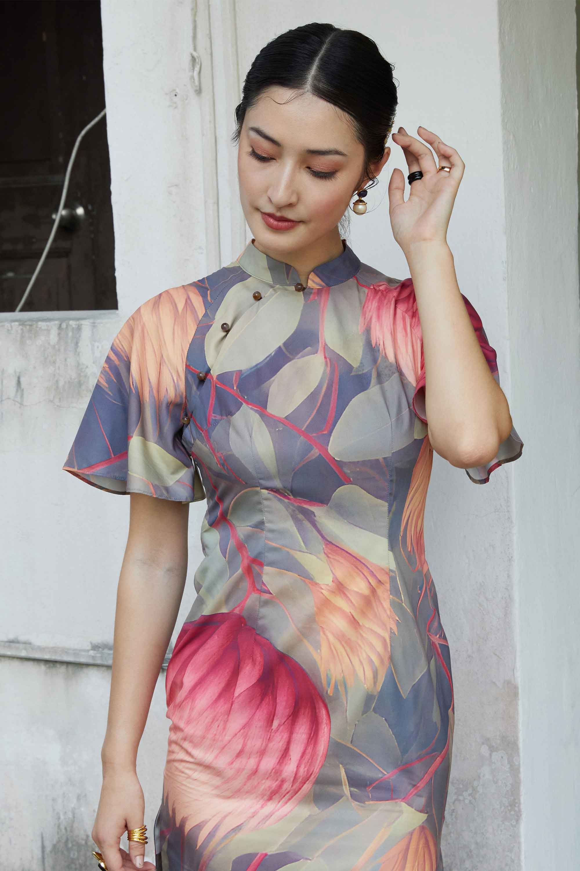Flutter Sleeves Pencil Qipao (Quietude)