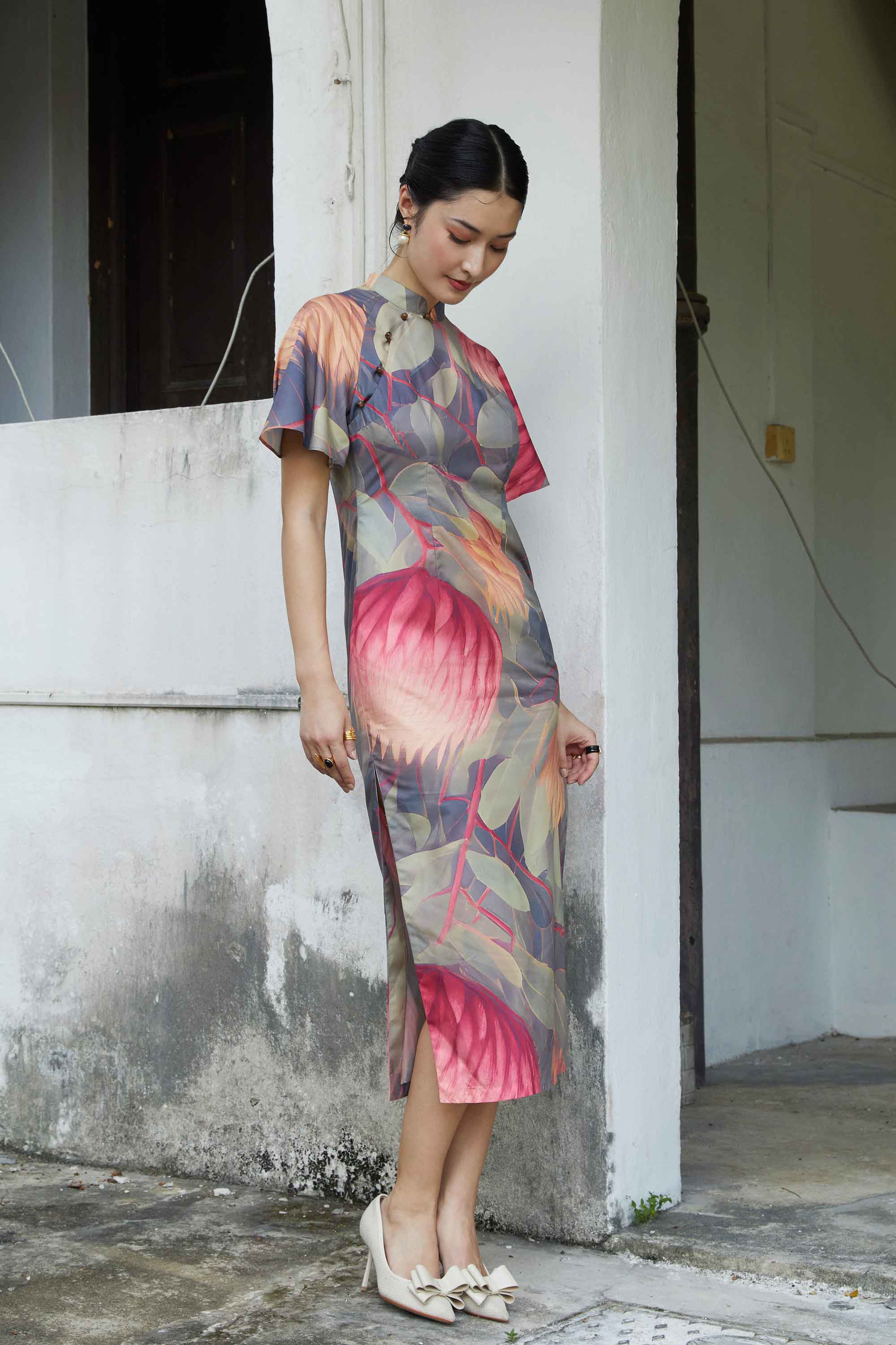 Flutter Sleeves Pencil Qipao (Quietude)