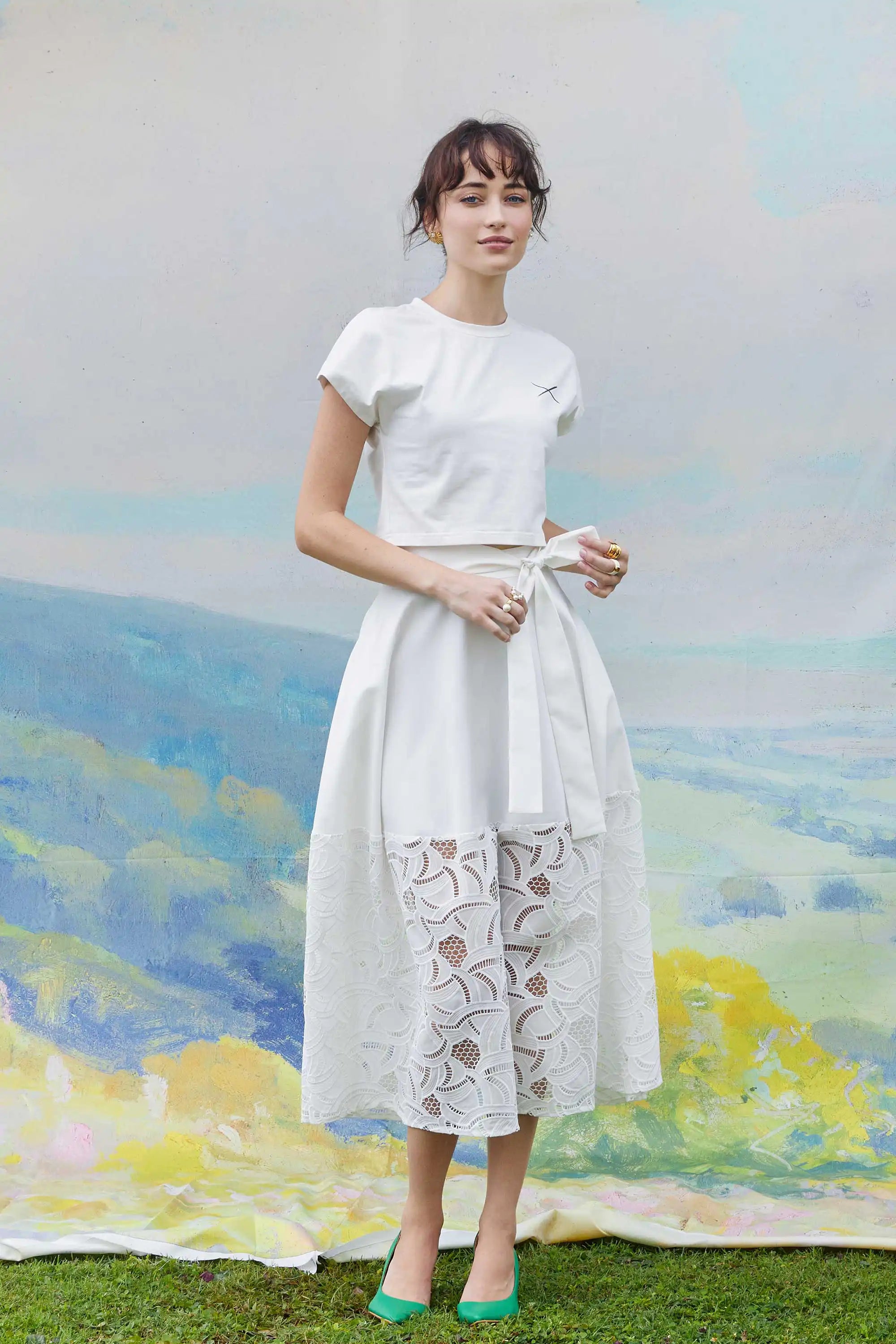 Border Full Circle Tea Skirt (White)