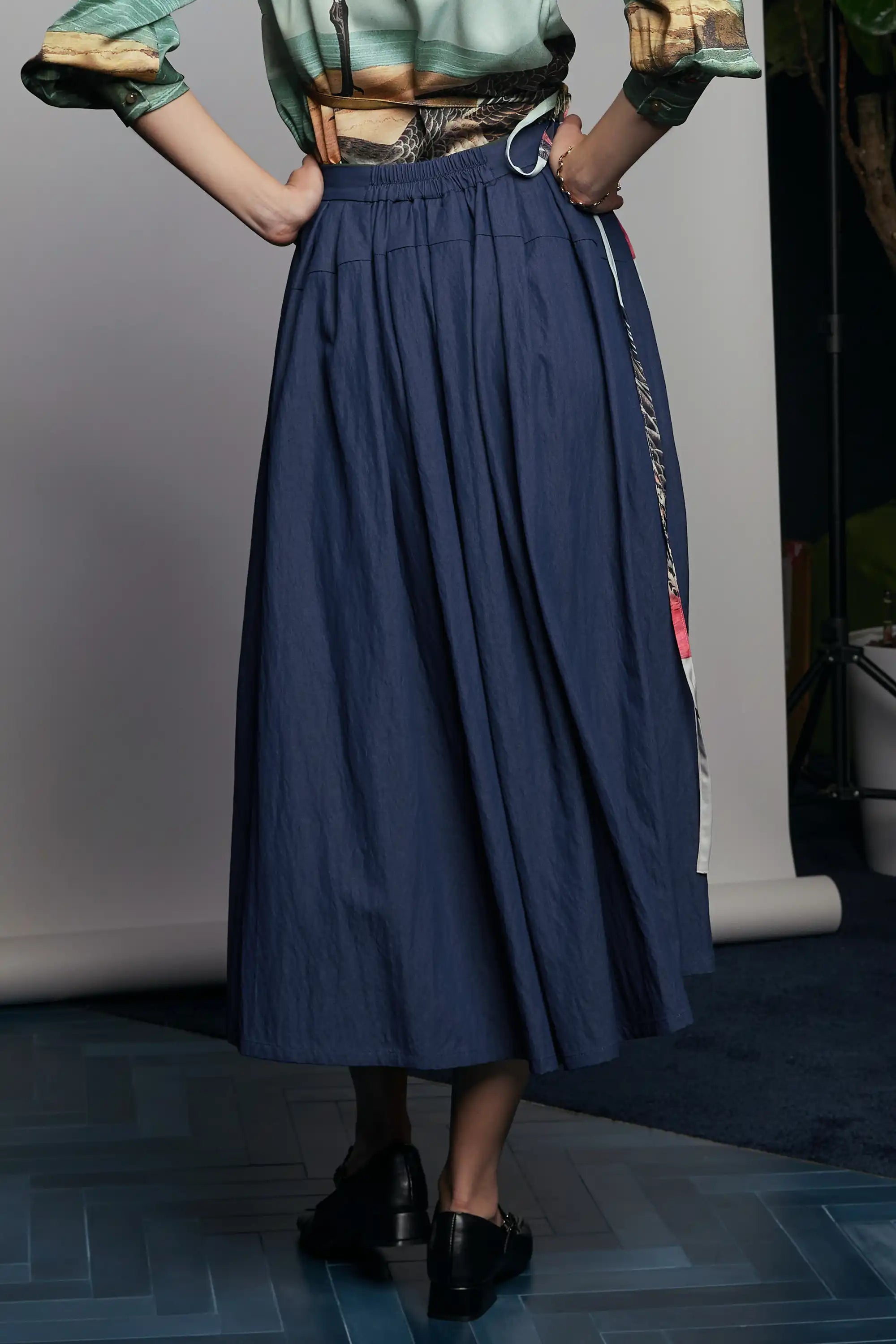 Dual Box Pleat Skirt (Dark Navy)
