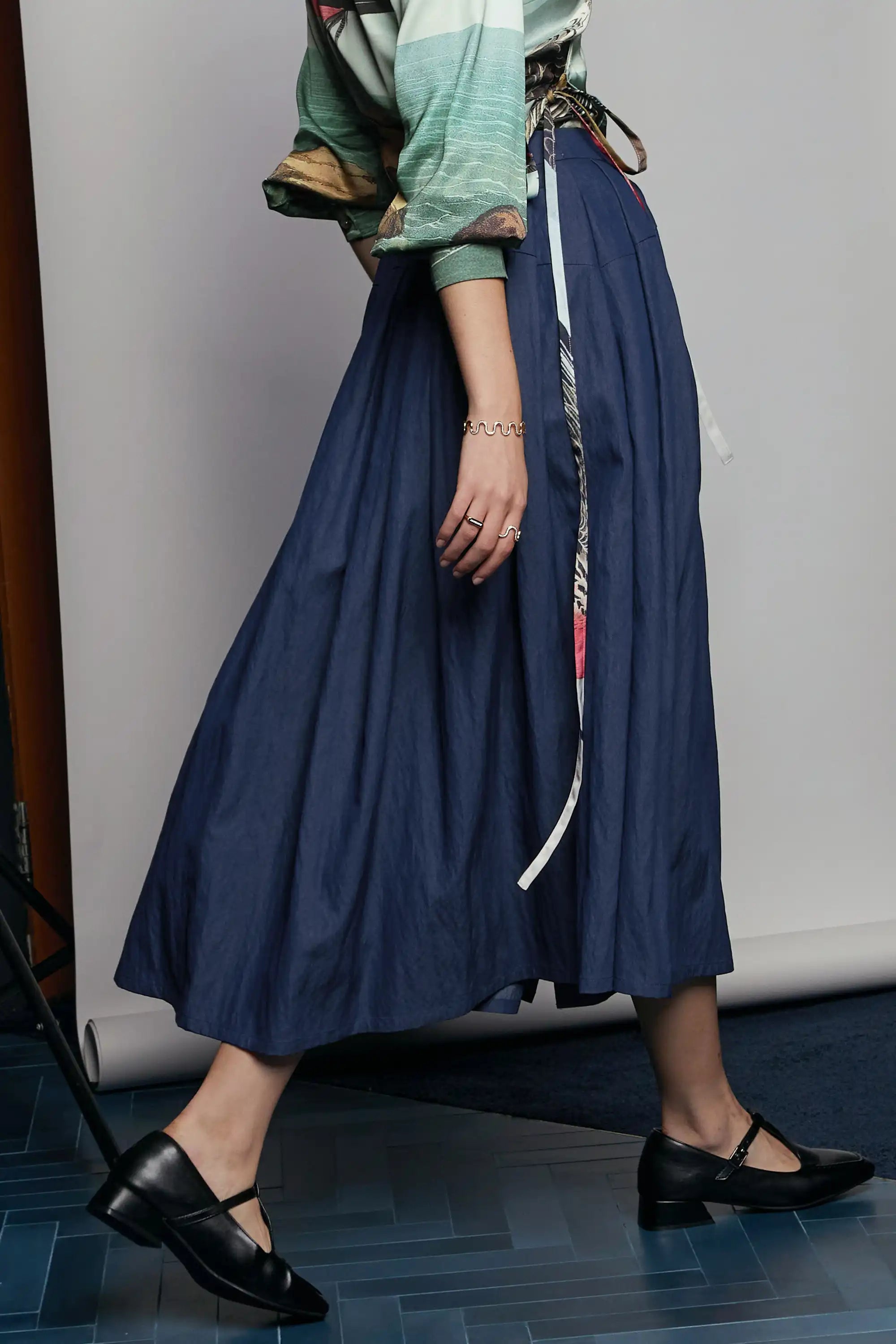 Dual Box Pleat Skirt (Dark Navy)