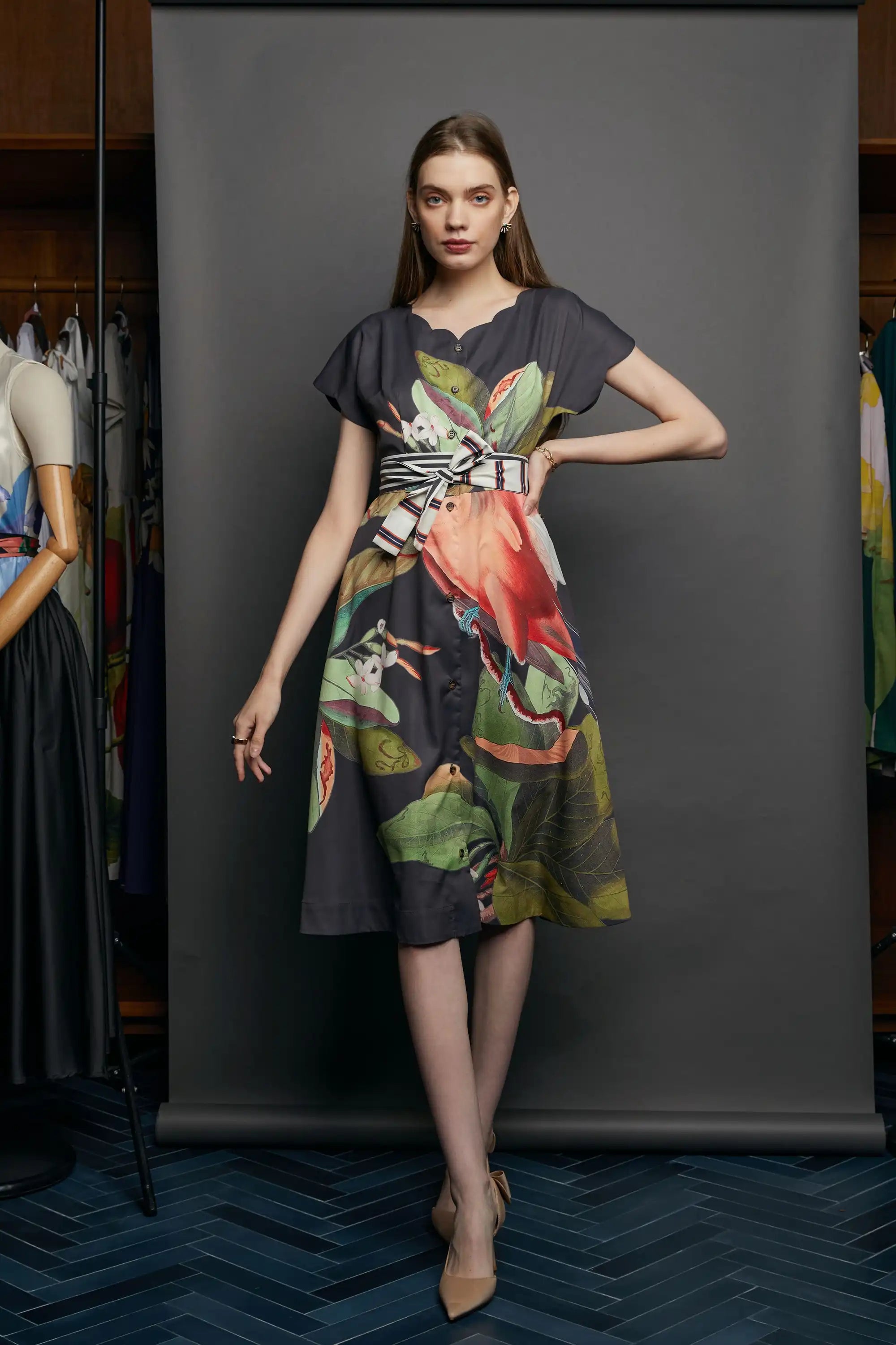 Scallop Fit & Flare Knee Dress (Mangrove Cuckoo)