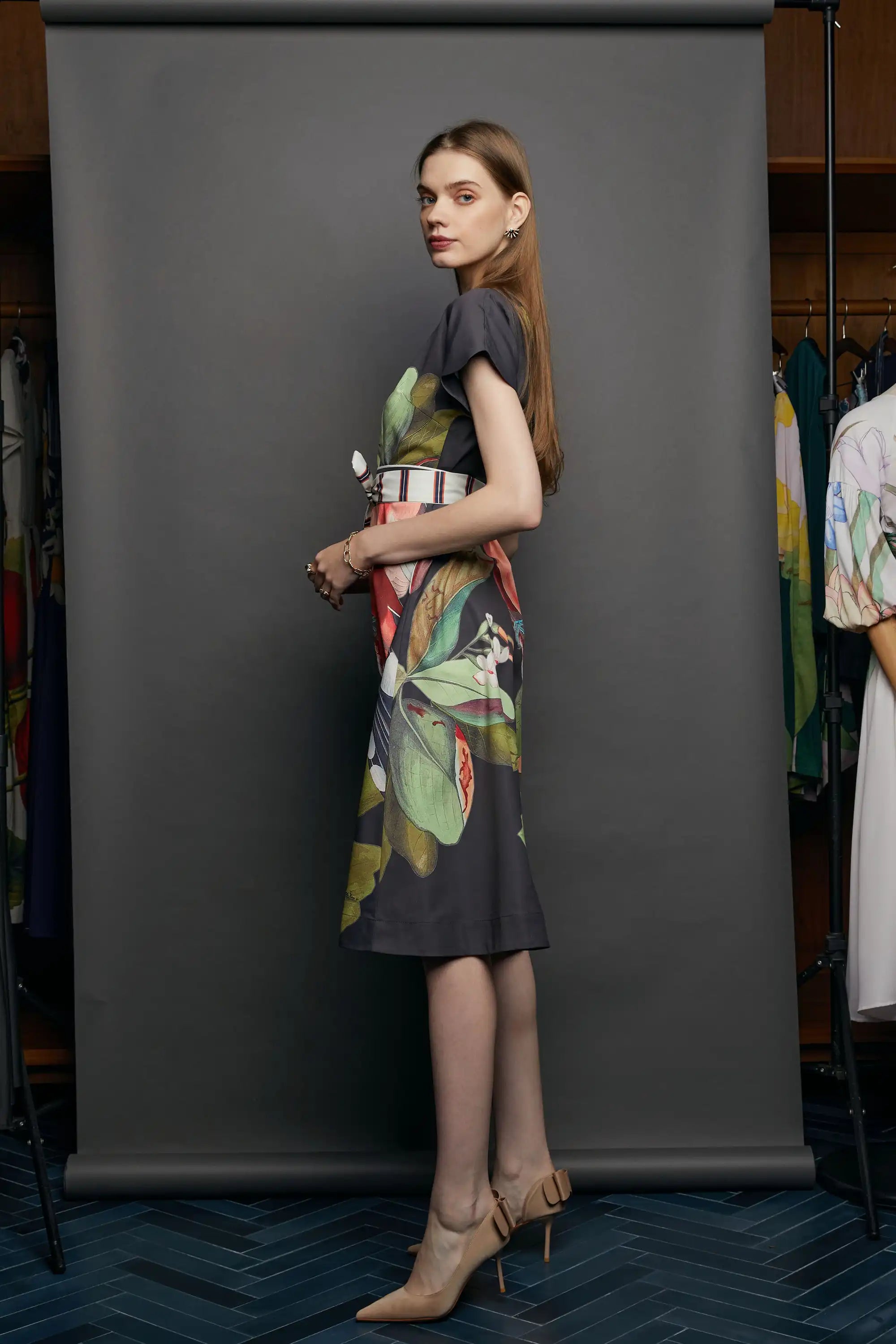 Scallop Fit & Flare Knee Dress (Mangrove Cuckoo)