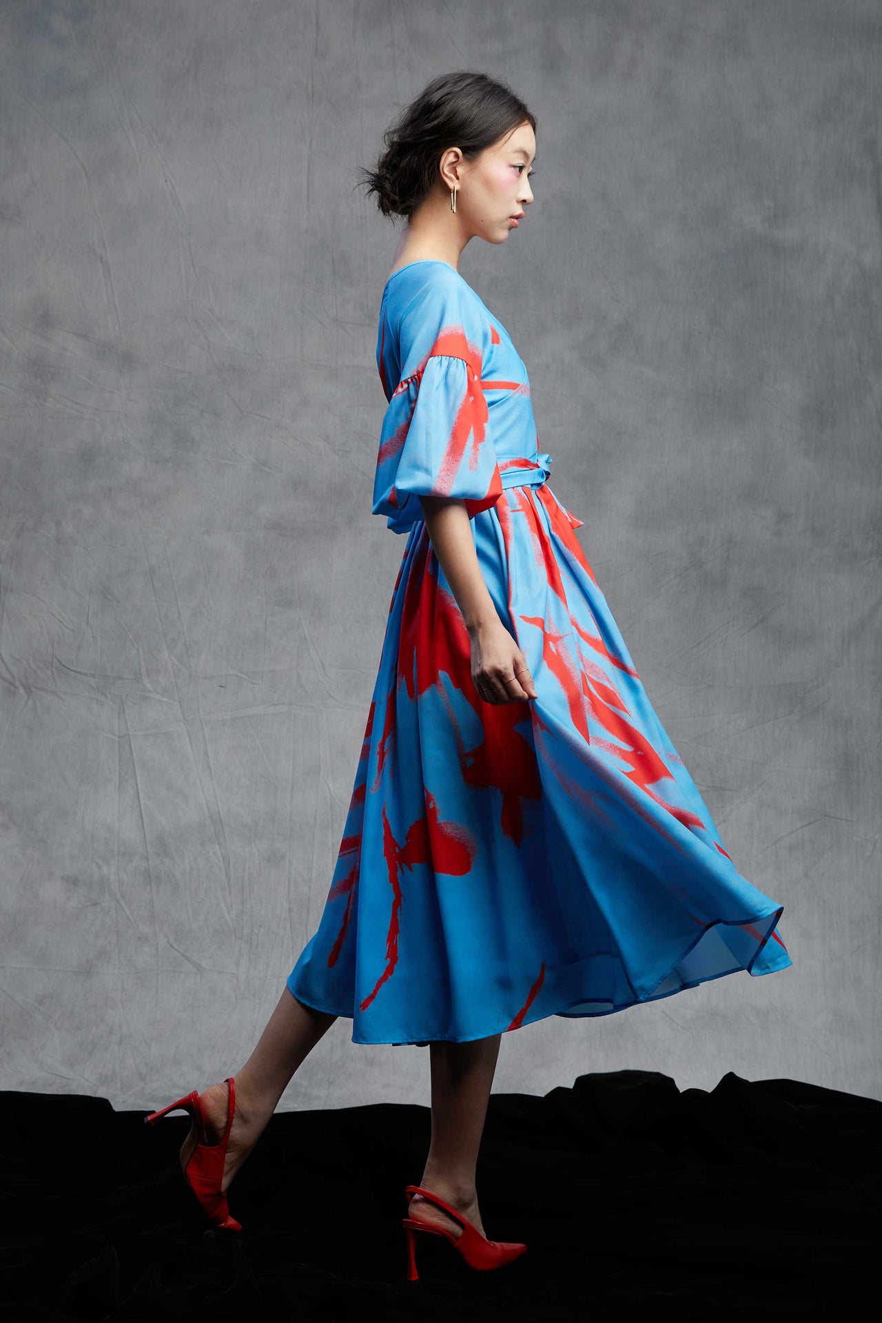 Back-To-Front Parachute Sleeves Maxi Dress (Blue Red Cyanotype)