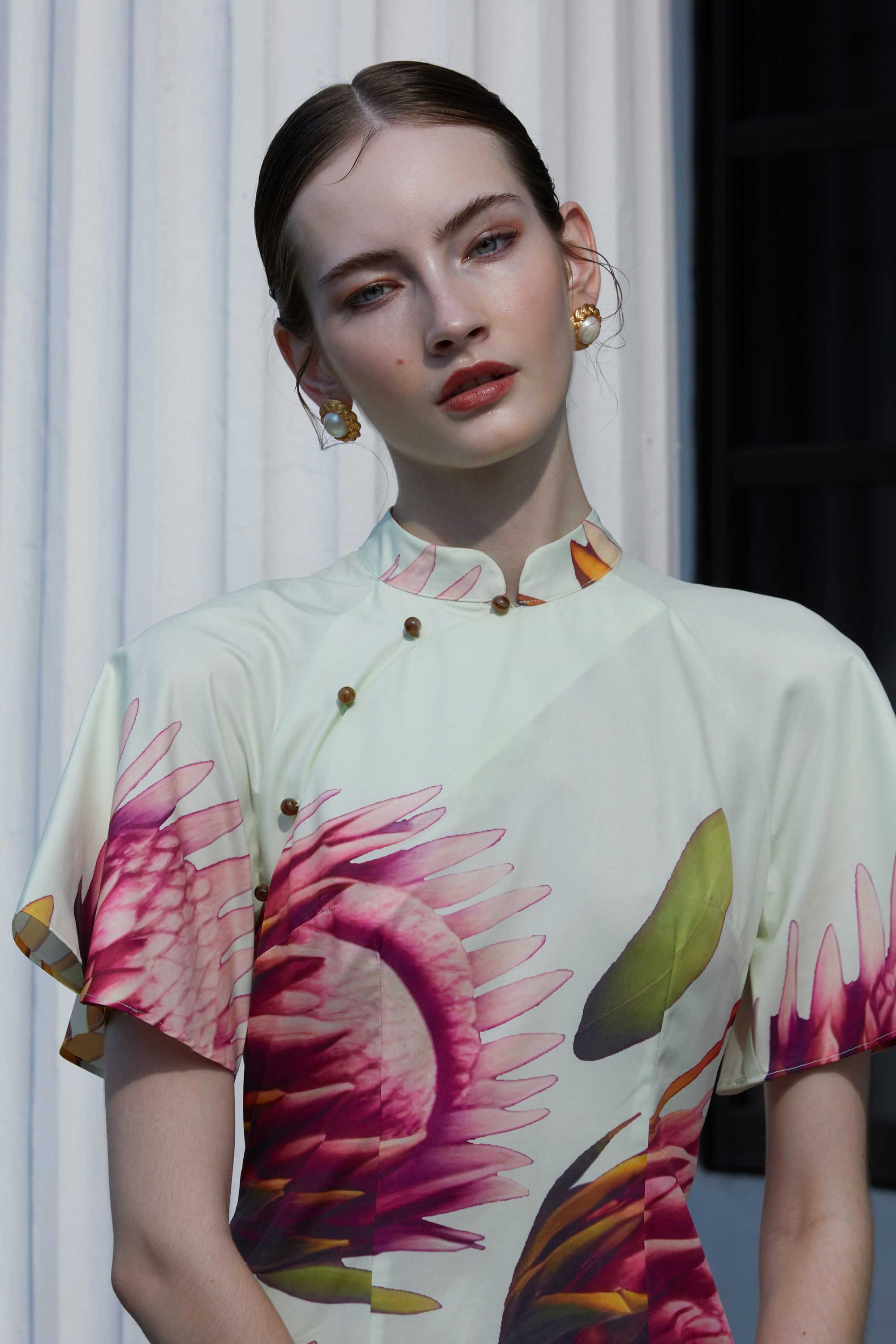 Flutter Sleeves Pencil Qipao (Dusk)