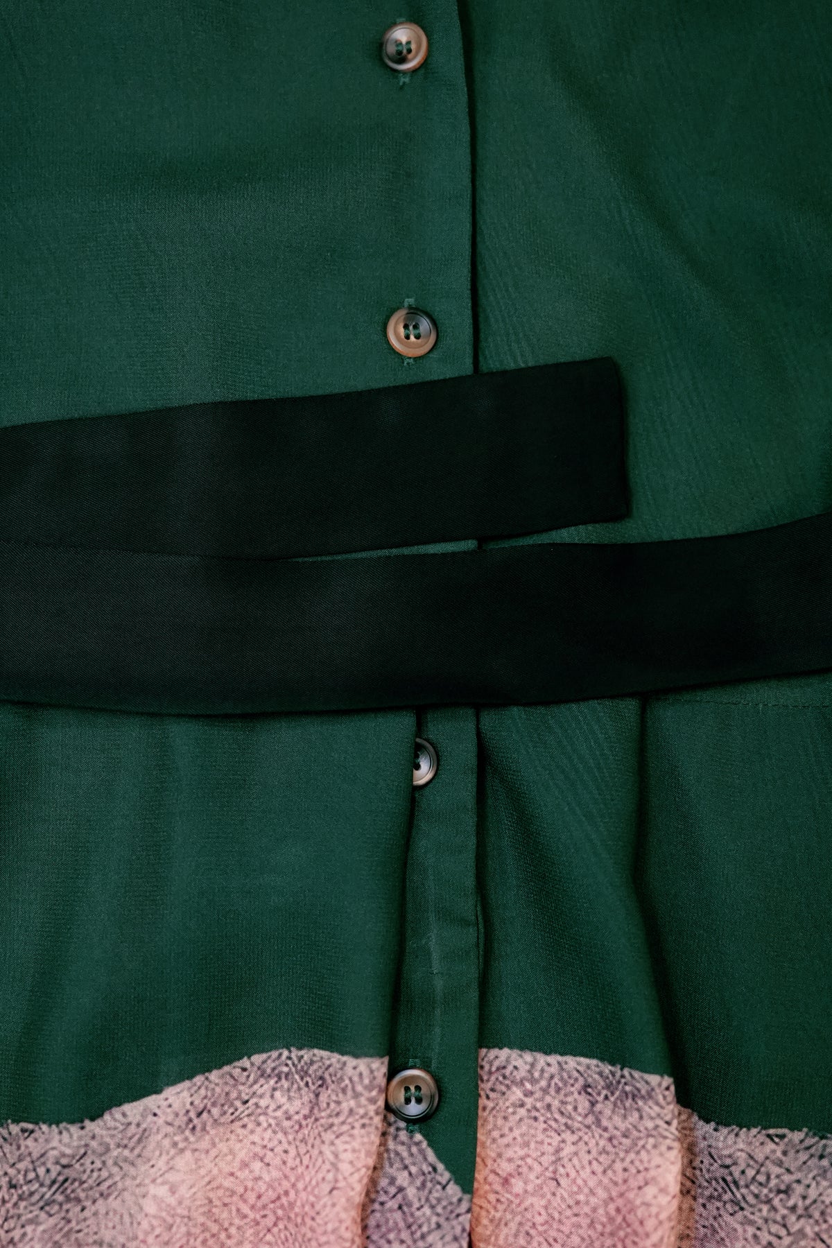 V-neck Box Pleat Dress (Pholiota)