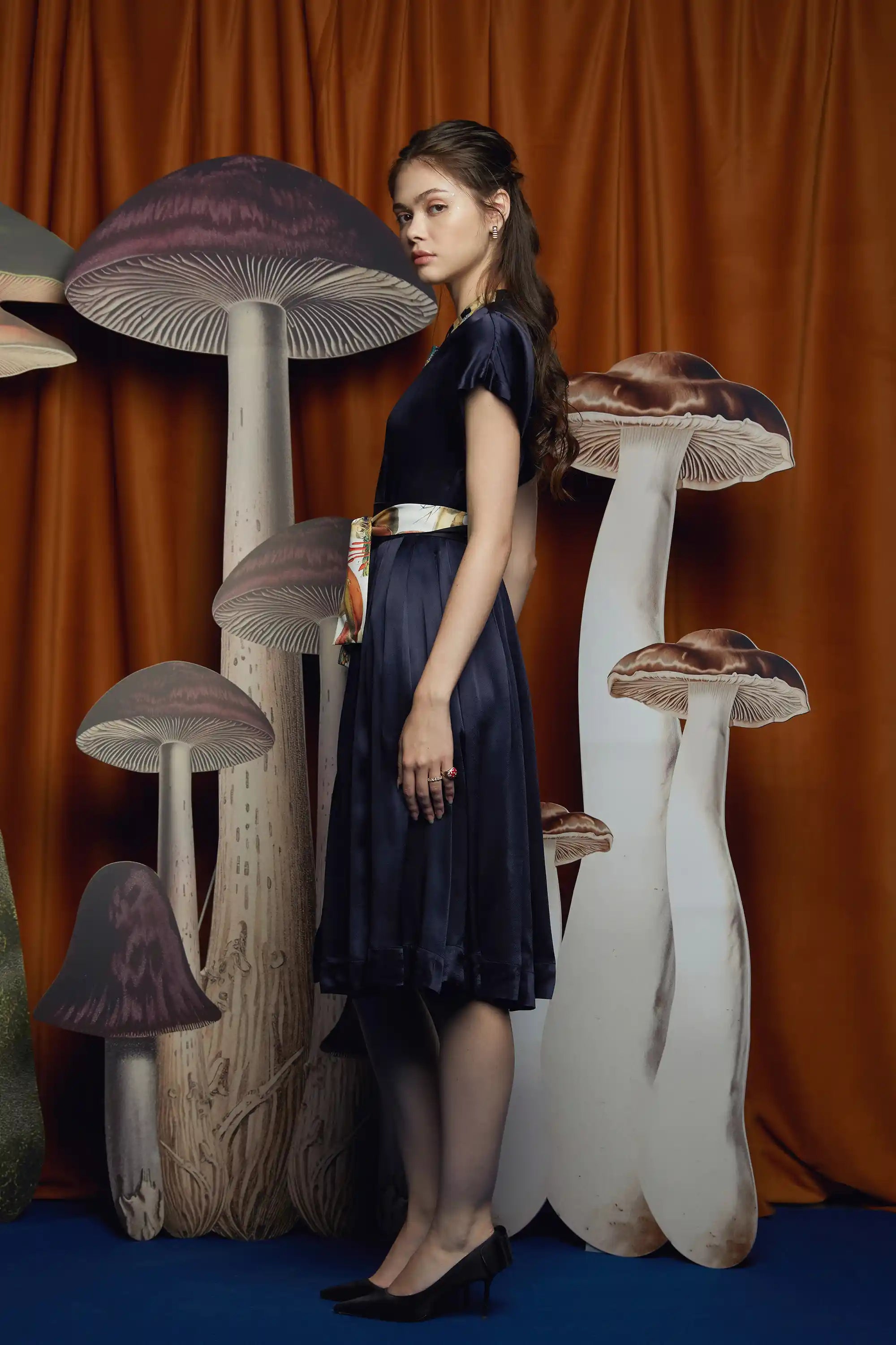 Chinese Collar Midi Dress (Shiitake)