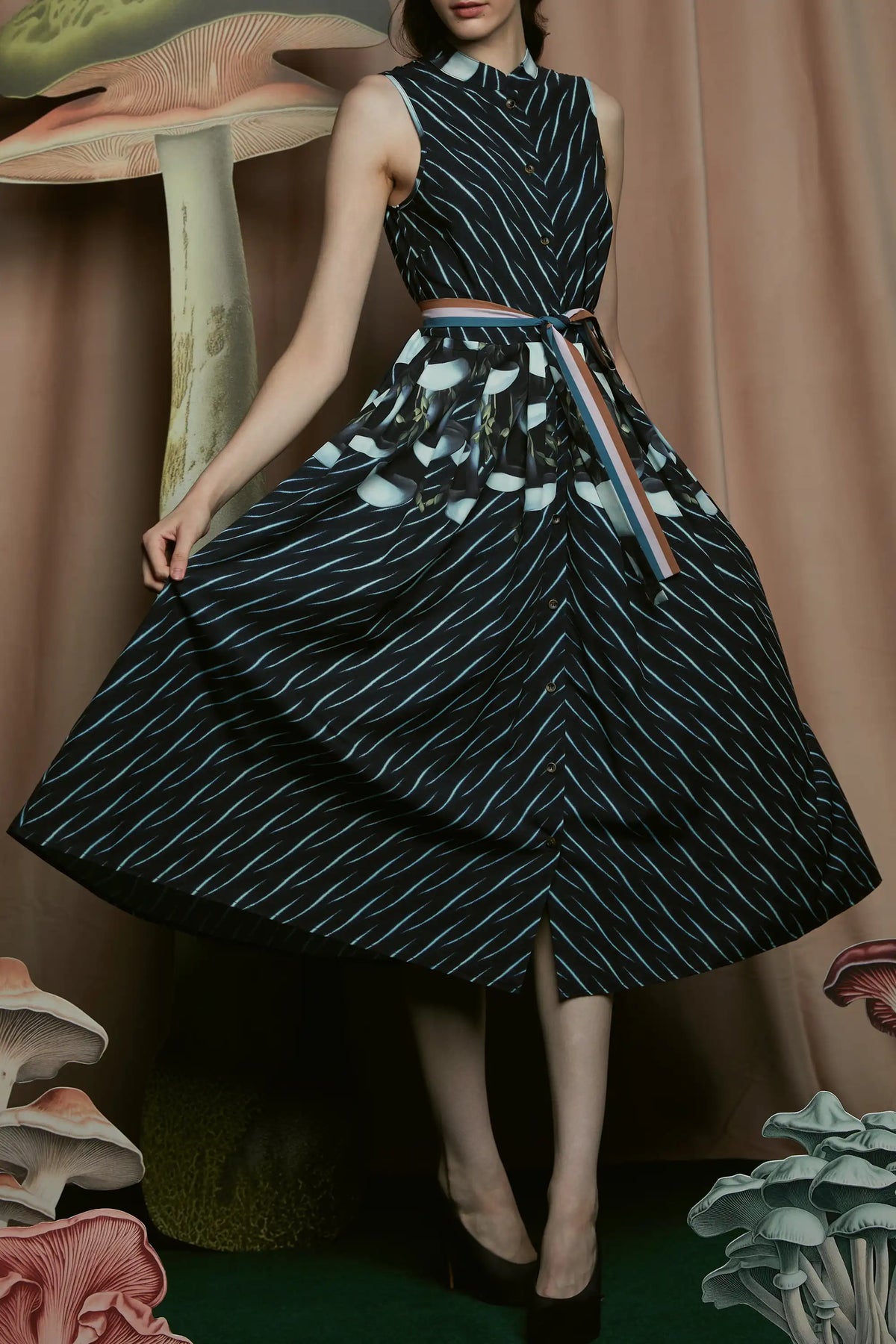 Dual Pleat Sleeveless Dress (Indigo Milk Cap)