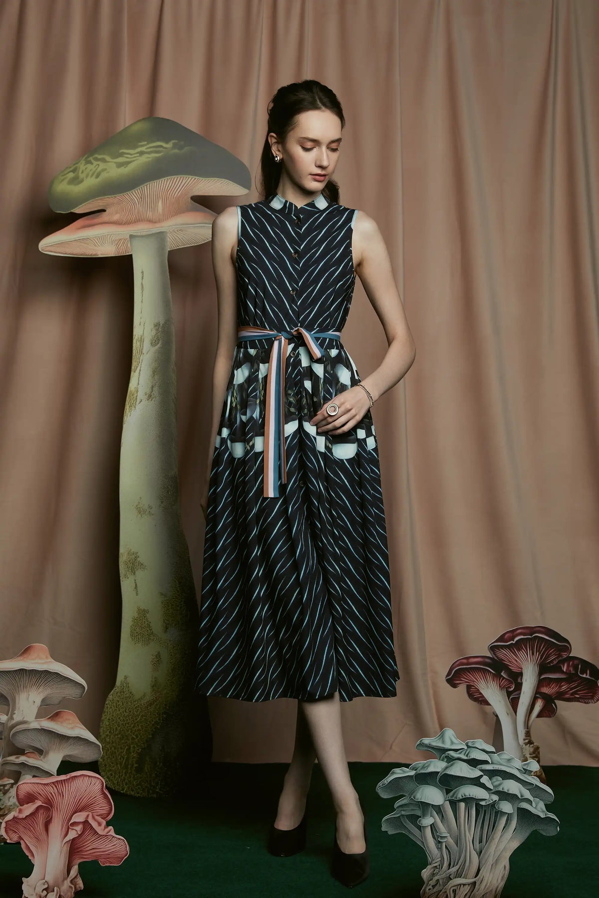 Dual Pleat Sleeveless Dress (Indigo Milk Cap)