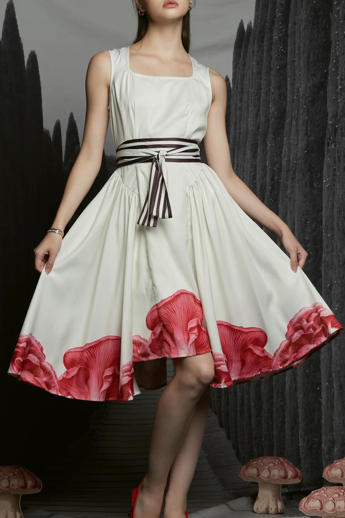 Sleeveless Billowing Knee Dress (Oyster)