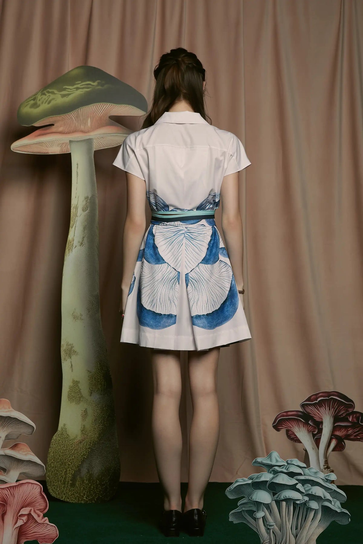 Trench Knee Dress (Pholiota)