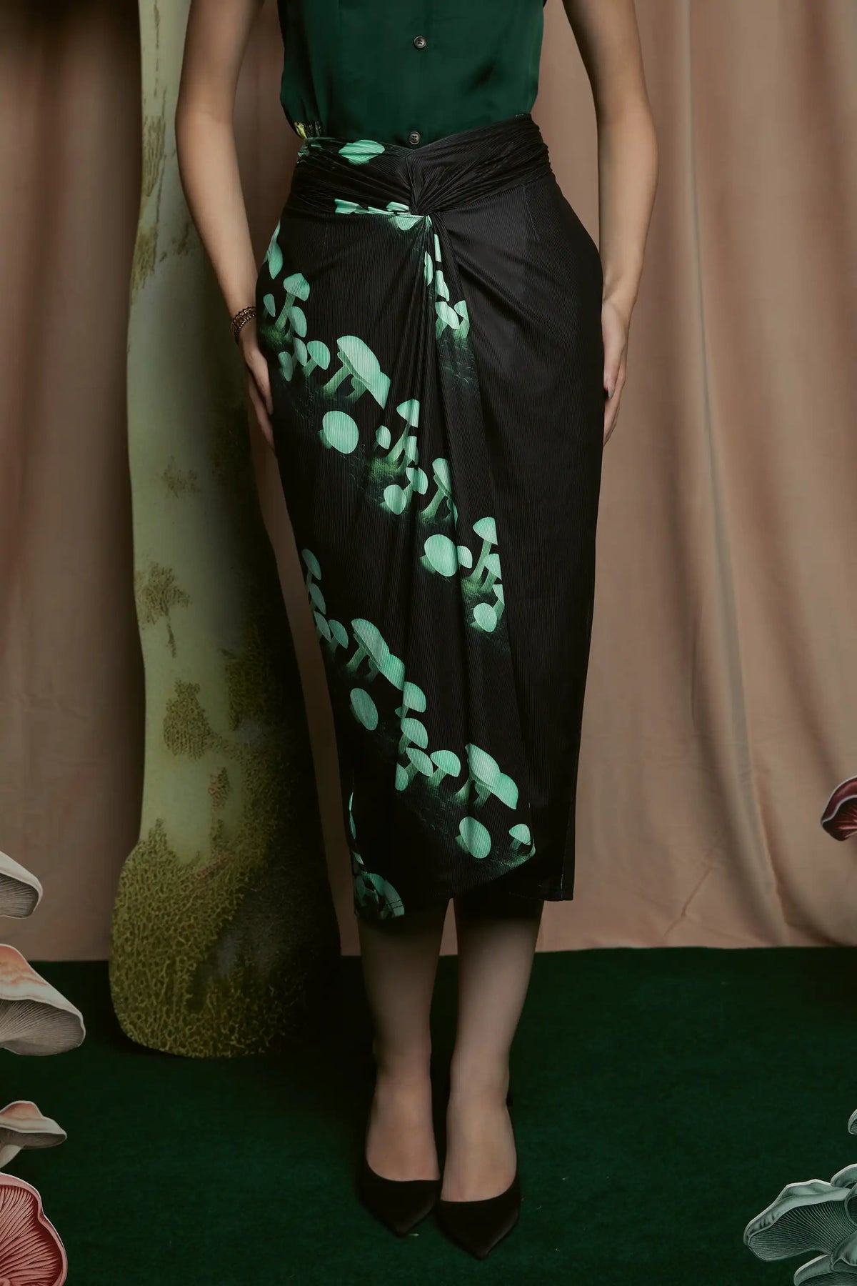 Twist Pencil Skirt (Clitocybe)