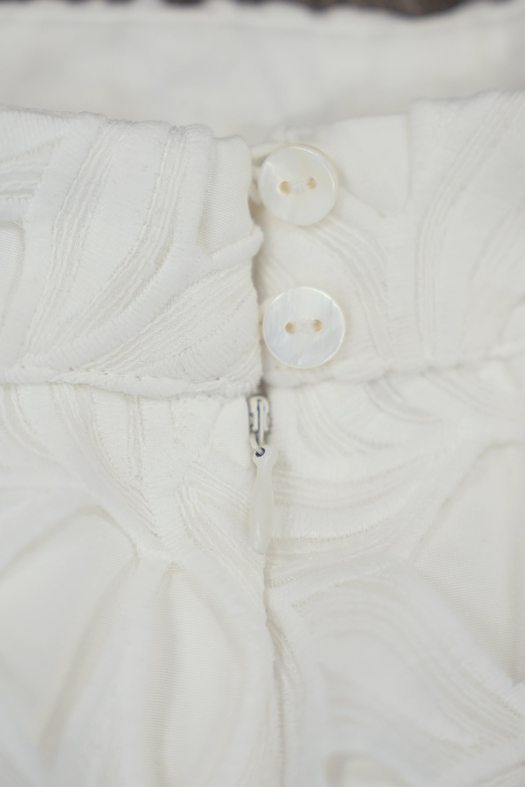 Contour Slit Skirt (White)