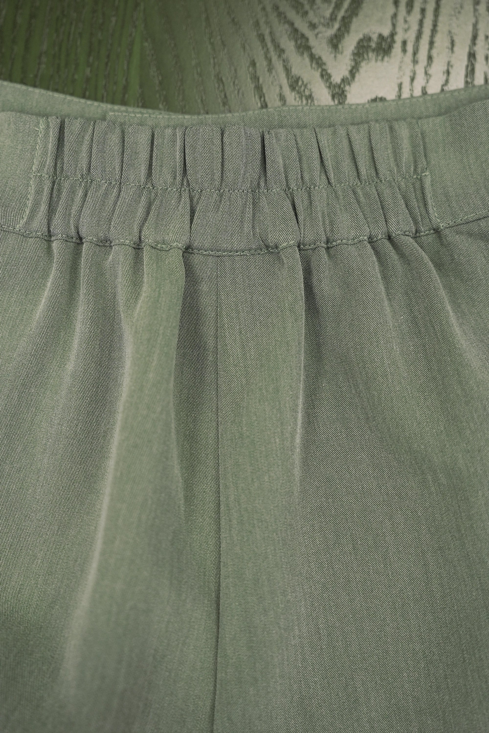 Tuxedo Shorts (Olive)