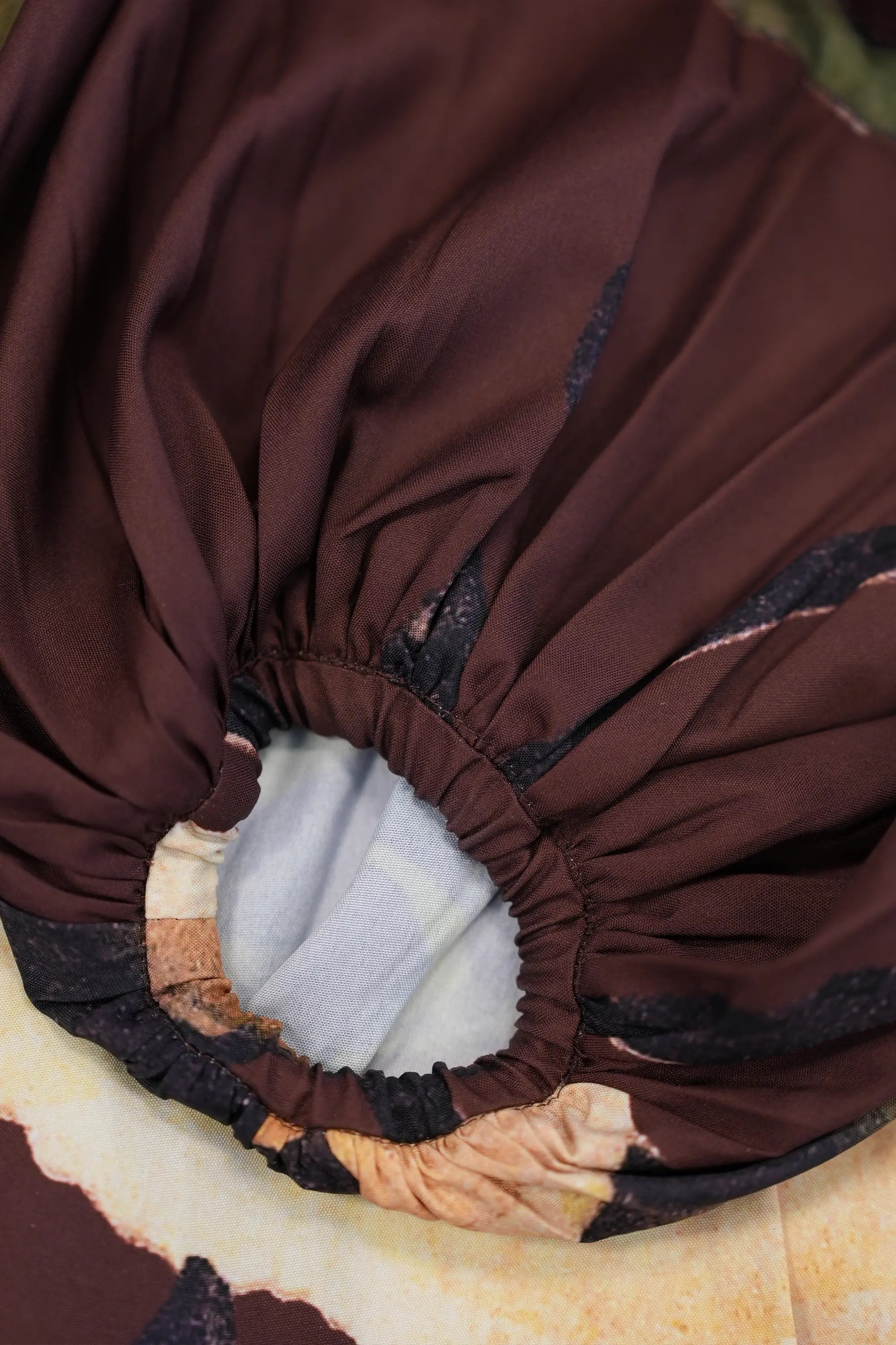 ABIDE printed dress elastic cuff and sleeve gathering detail (close-up)