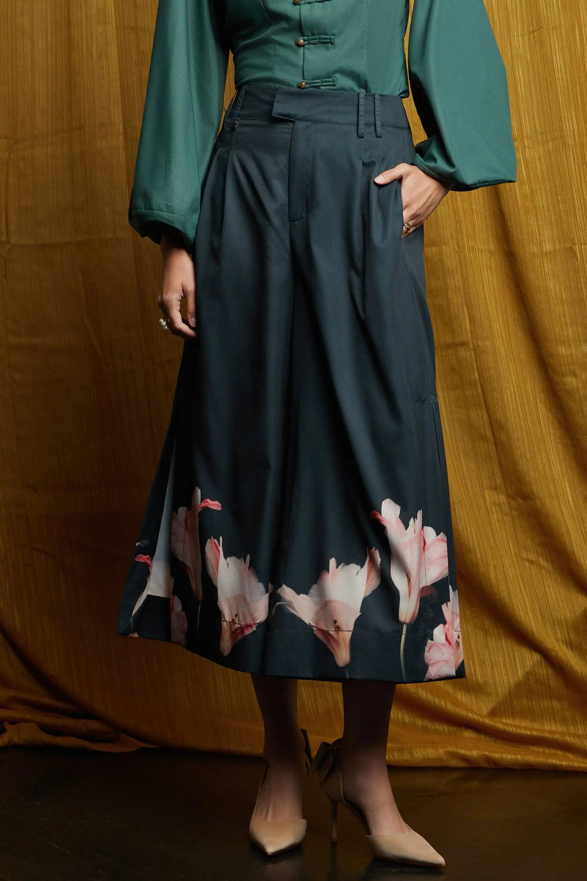 Pleated Slit Pants (Linger)