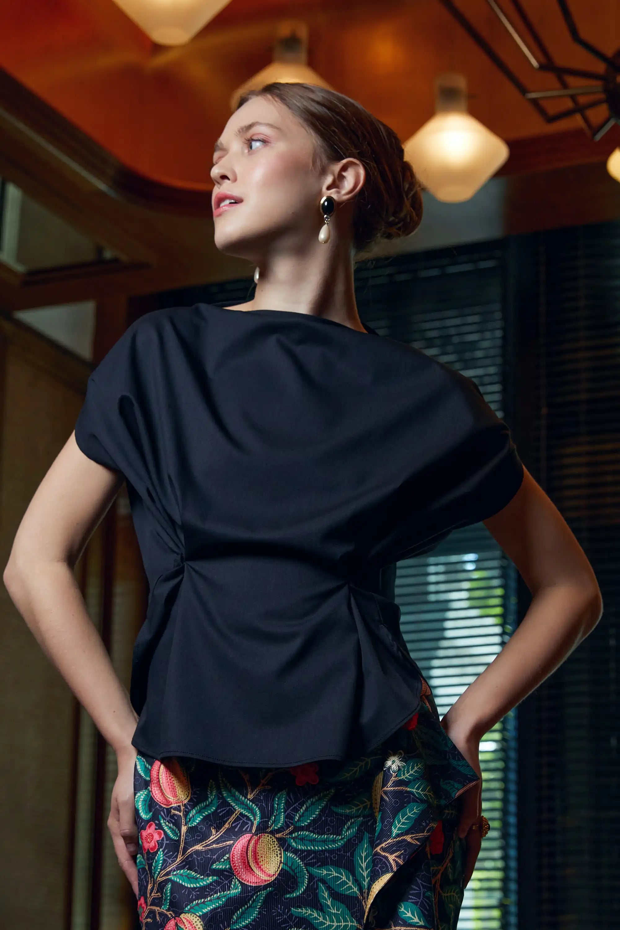 Oval Fold Top (Black)