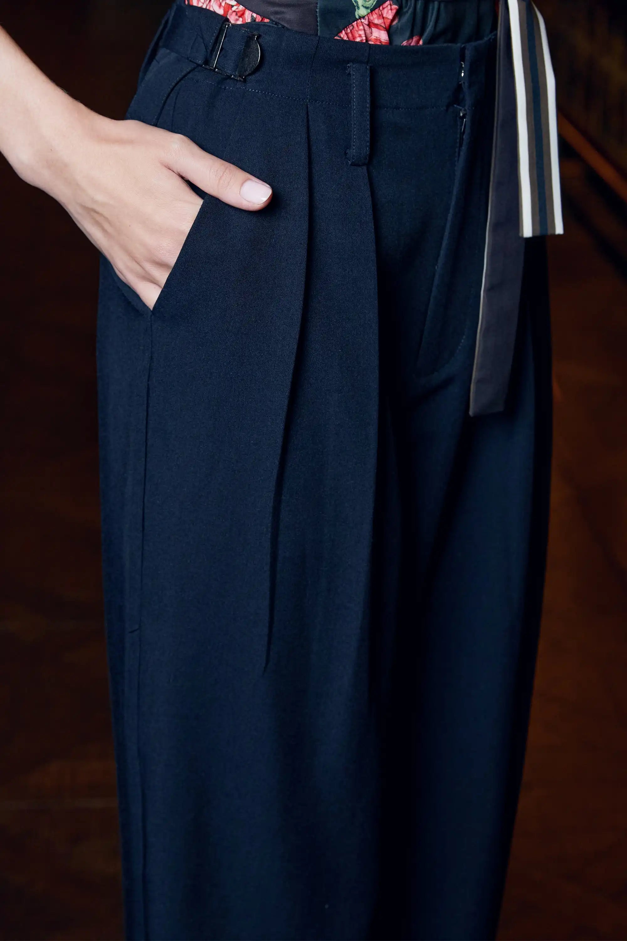 Pleated Peg Trousers (Navy)