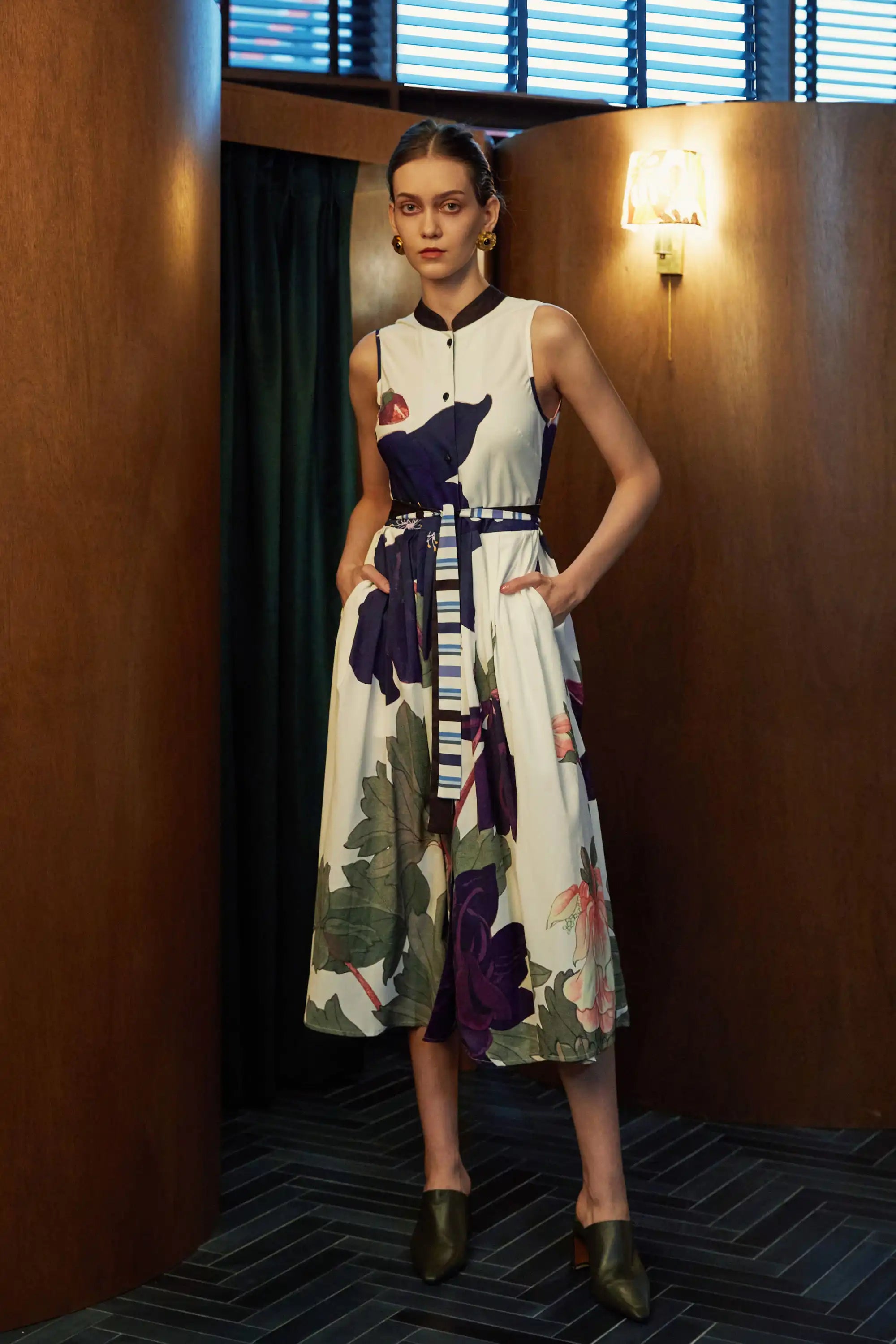 Dual Pleat Sleeveless Dress (Aquilegia)