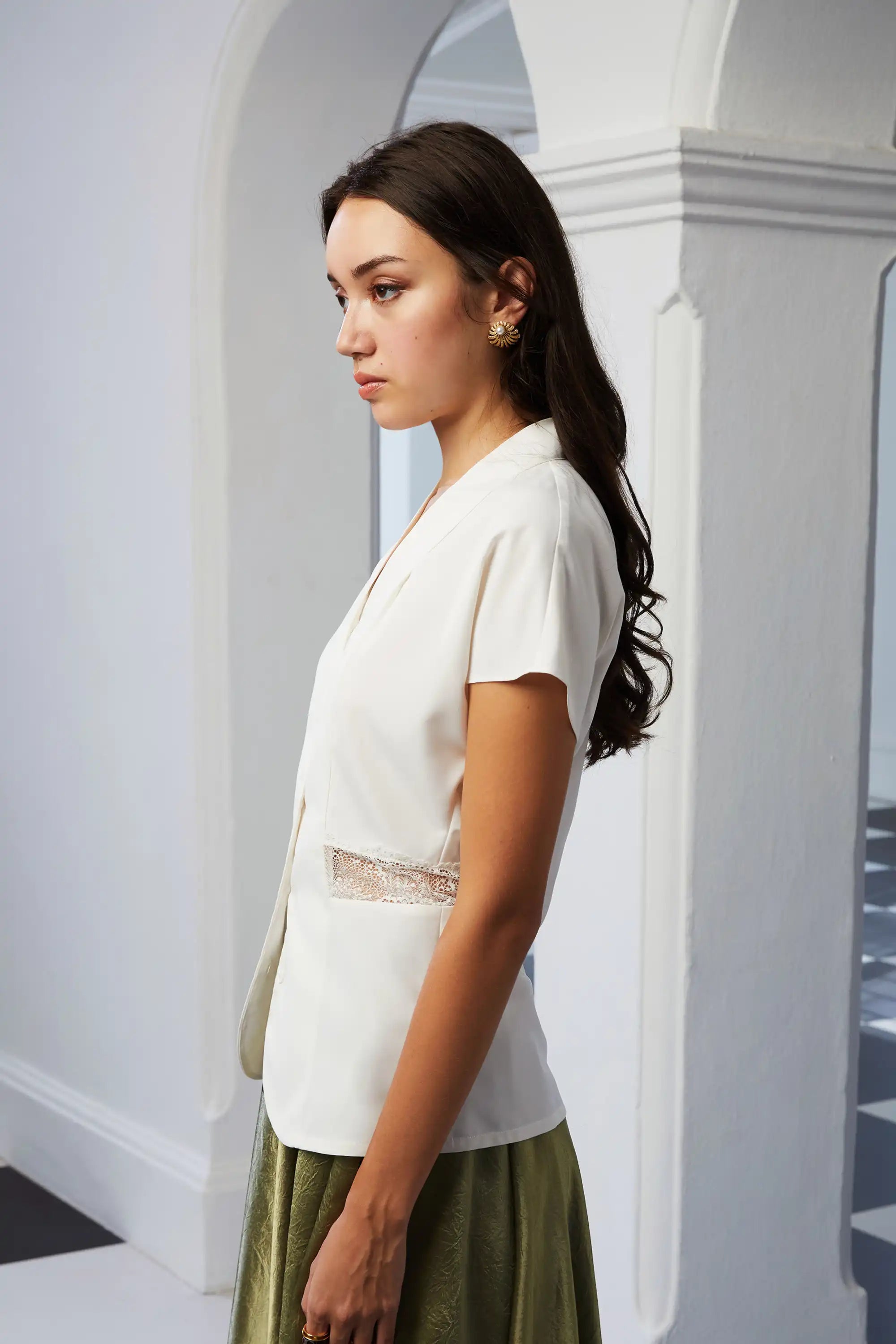 Hourglass Top (White)