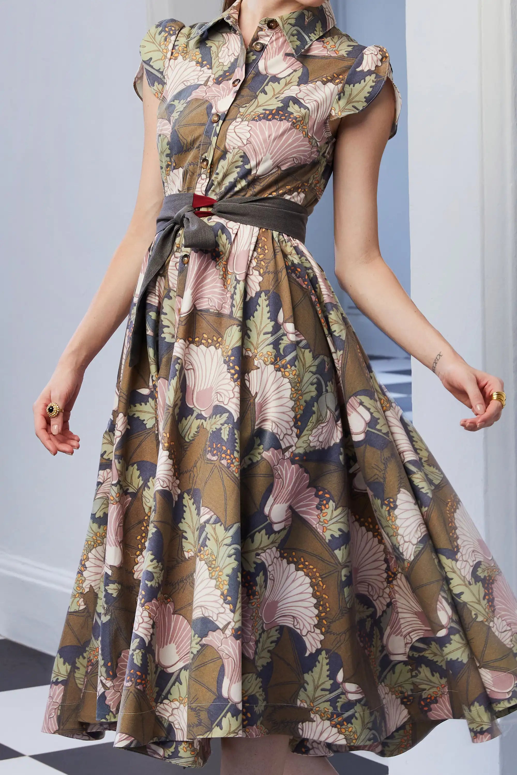 Snowdrop Sleeves Shirtwaist Dress (Bat)