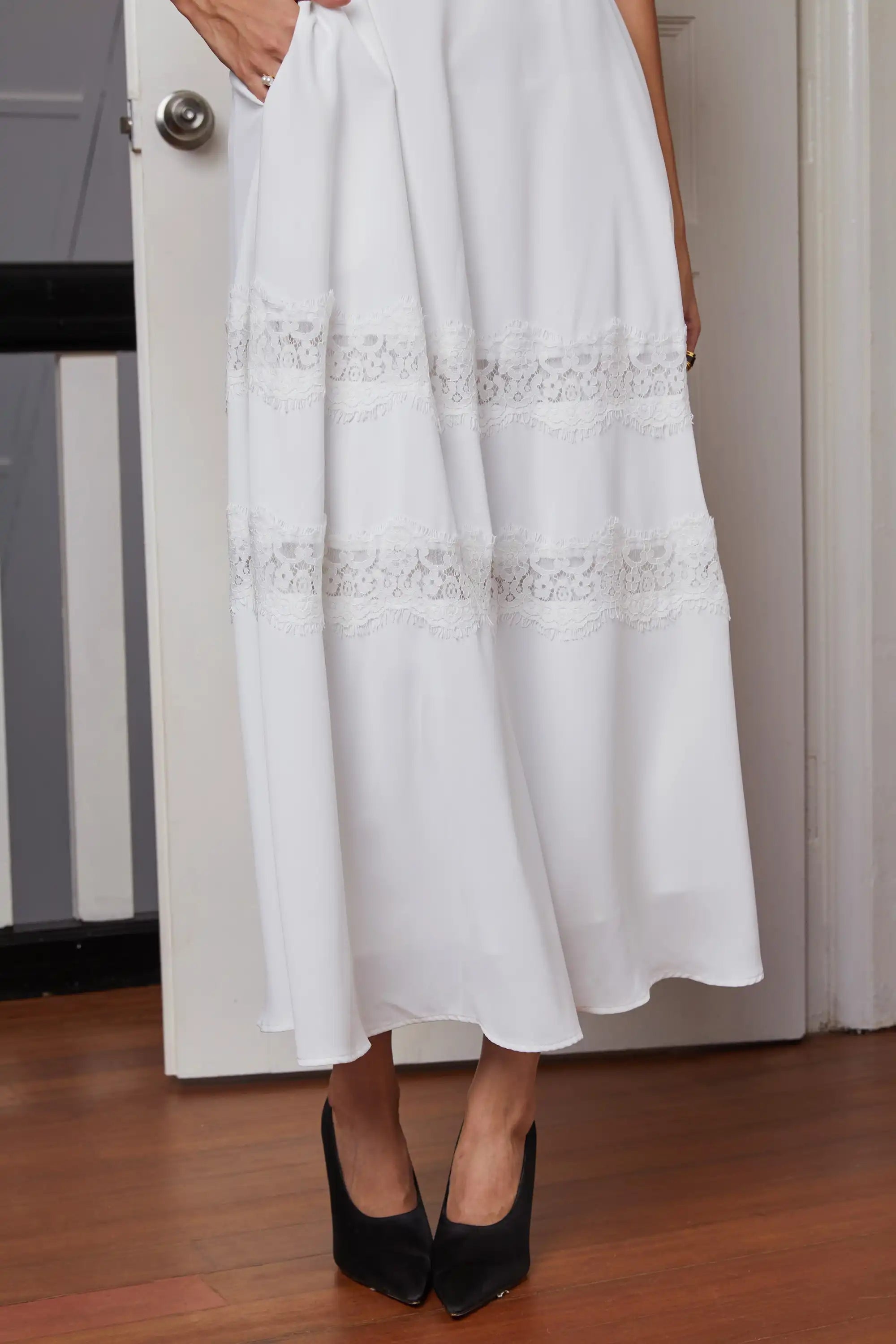 Tiered Lace Dress (White)