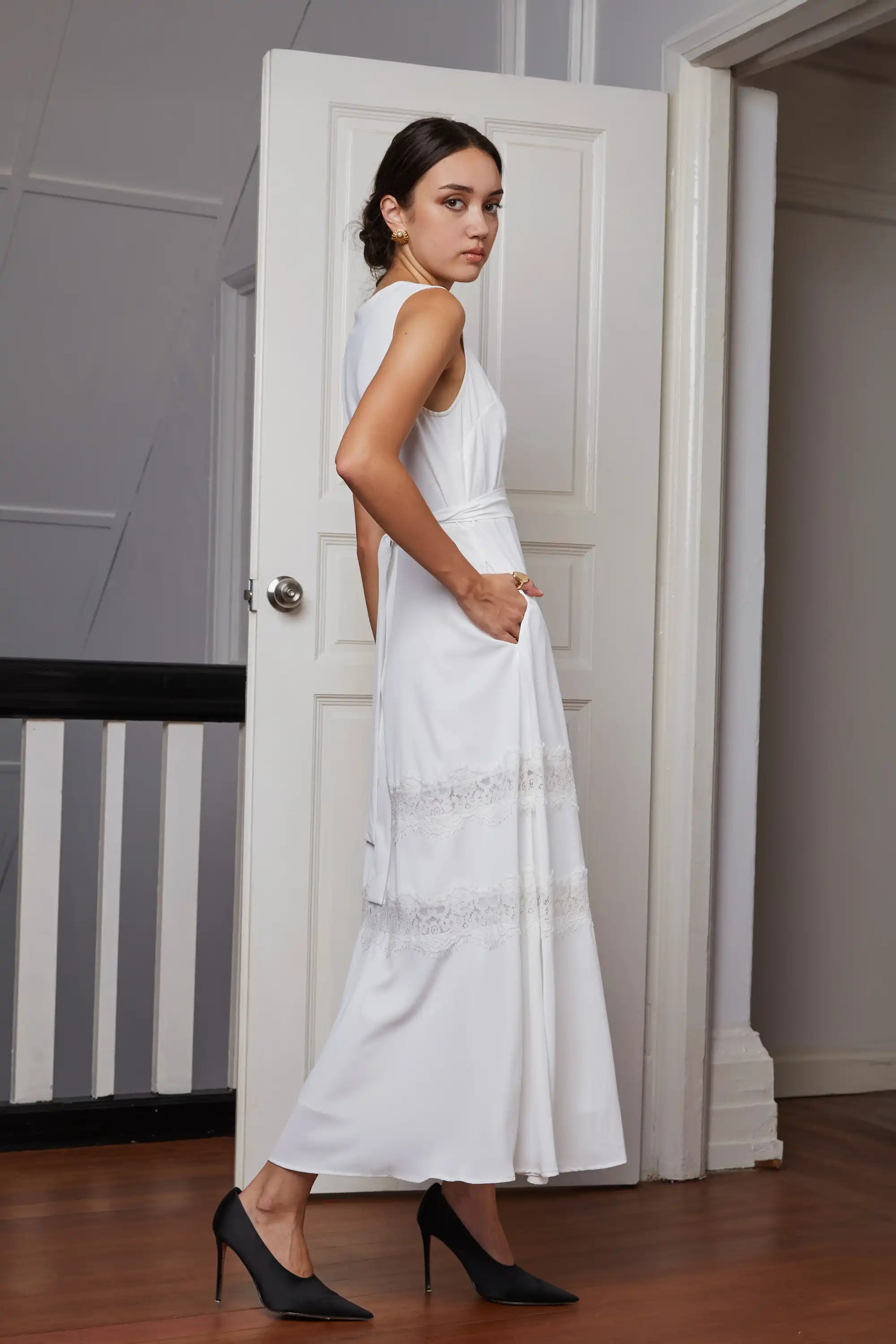 Tiered Lace Dress (White)