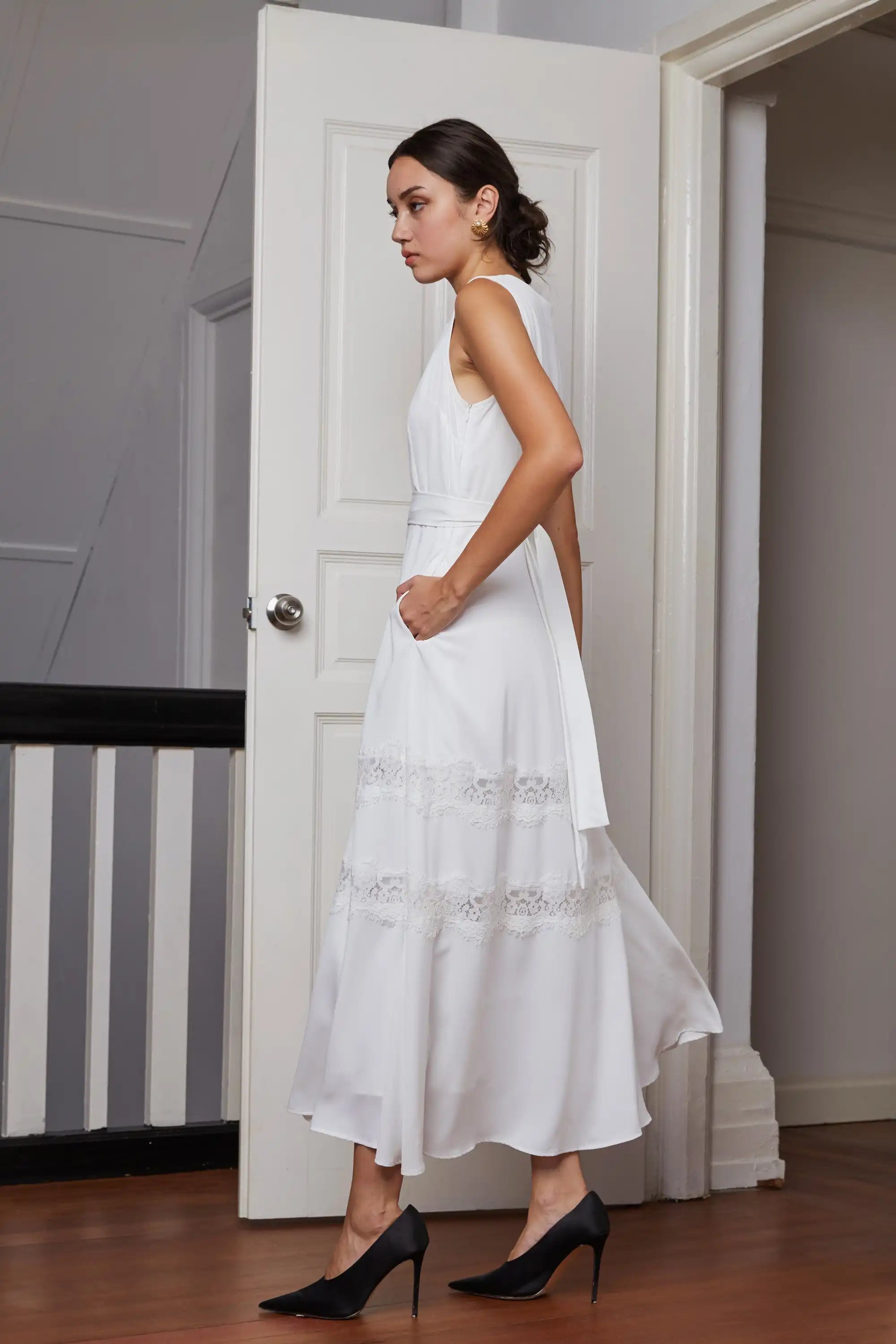 white tiered lace dress Full Maxi – Reveries Everyday House Dressing | very fitted at natural Size:41 EU (8 -8.5 US)
