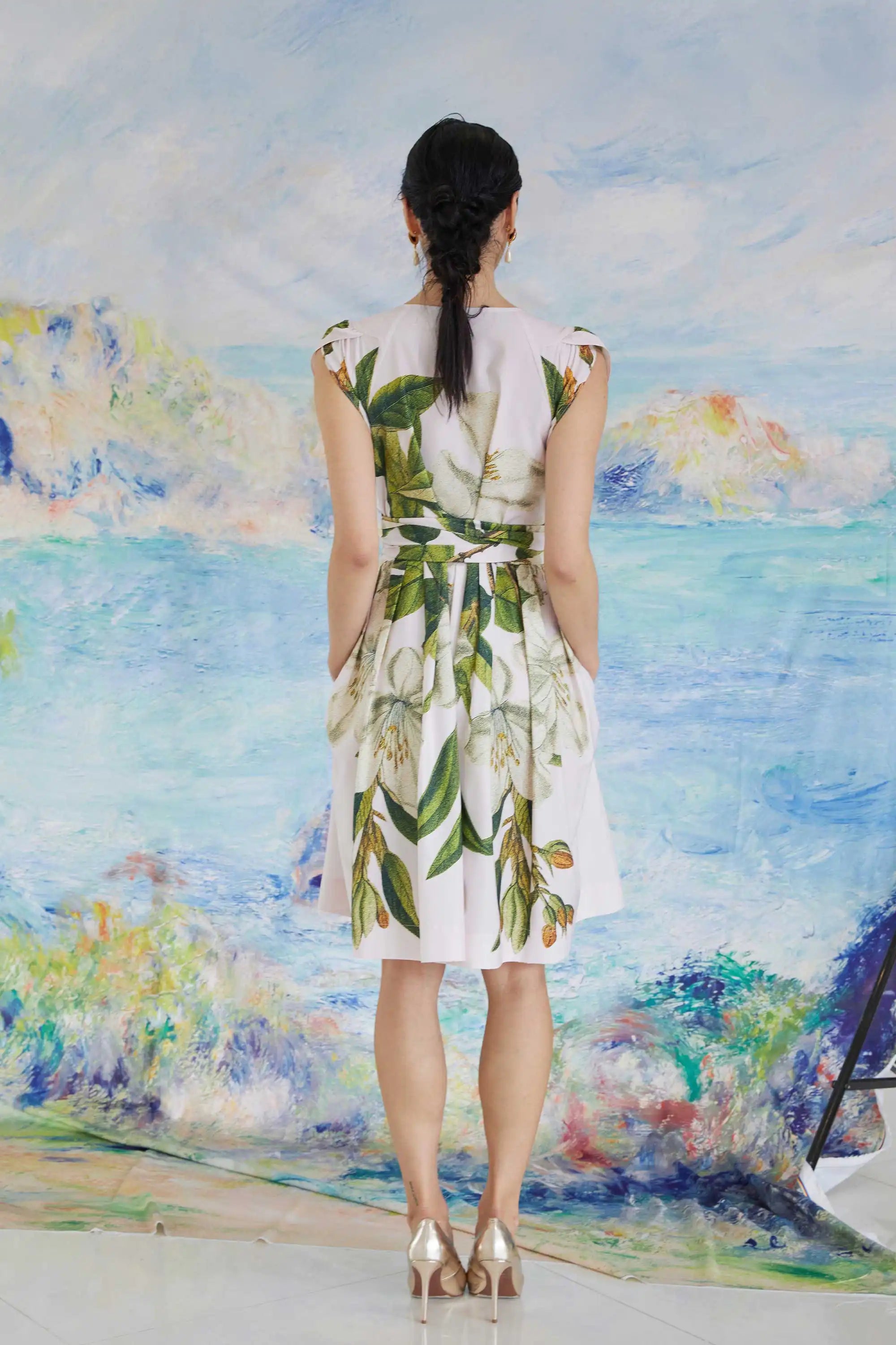 Criss-Cross Tulip Knee Dress (Almond)