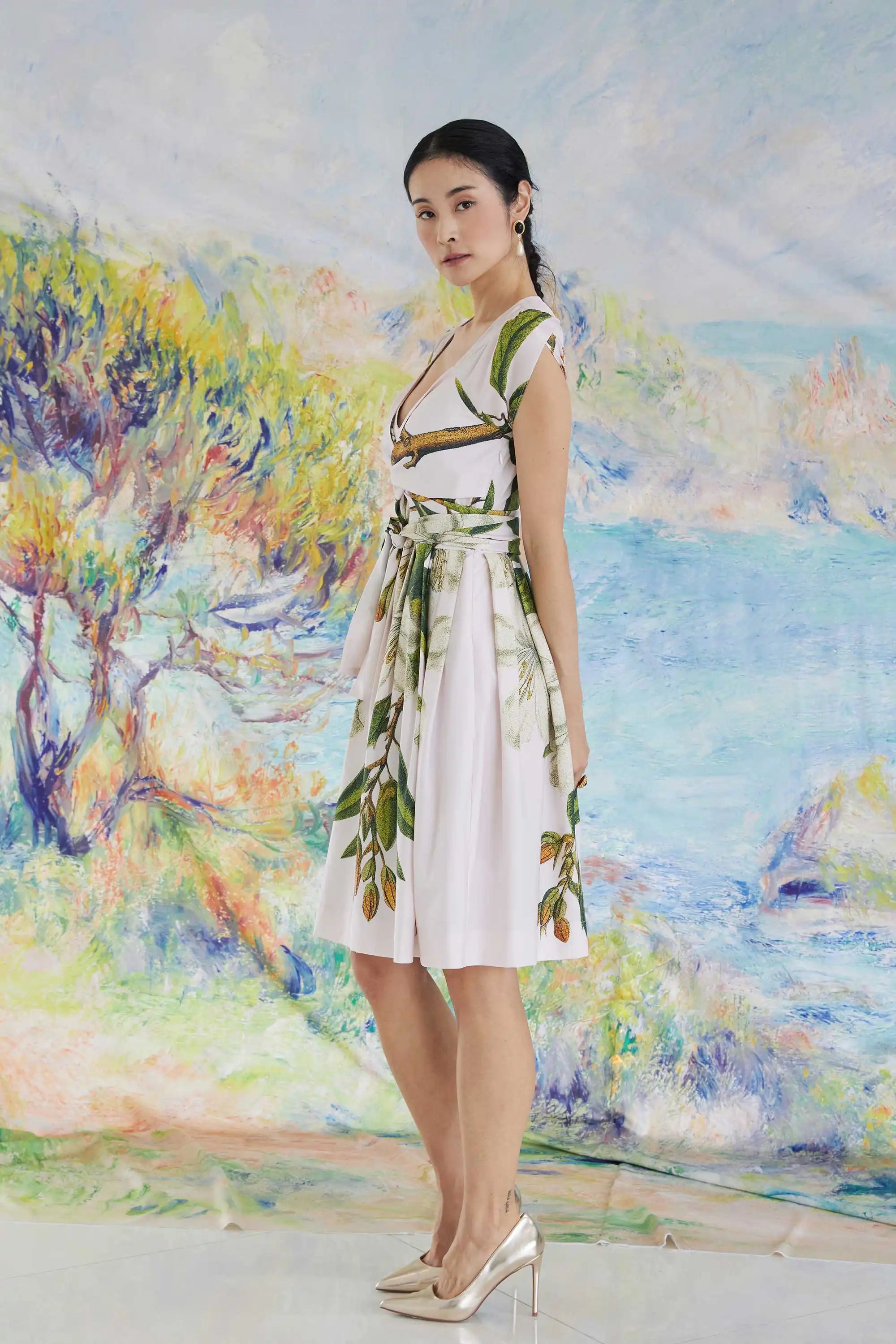 Criss-Cross Tulip Knee Dress (Almond)