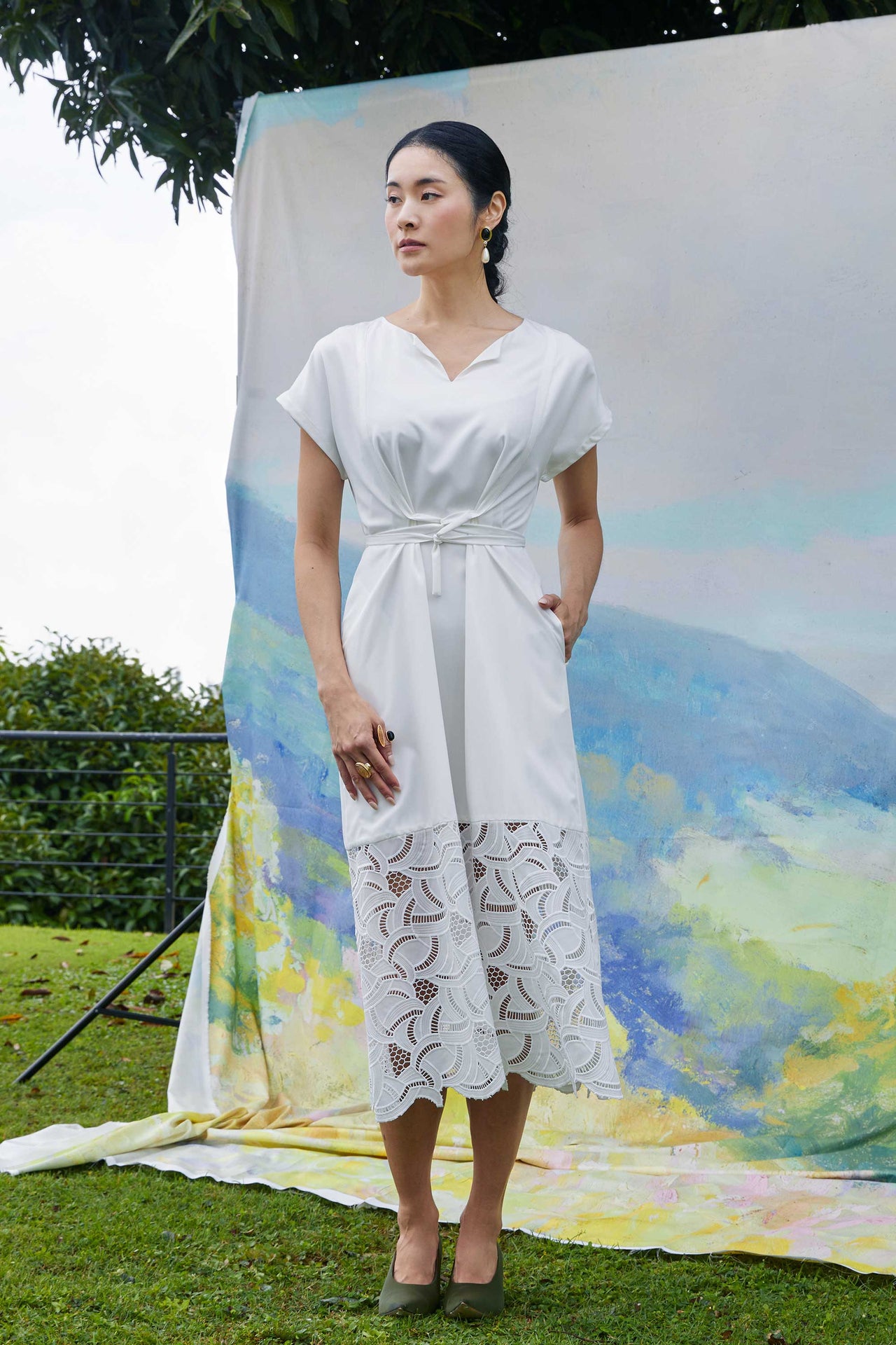 Snatch Waist Border Tea Dress (White)