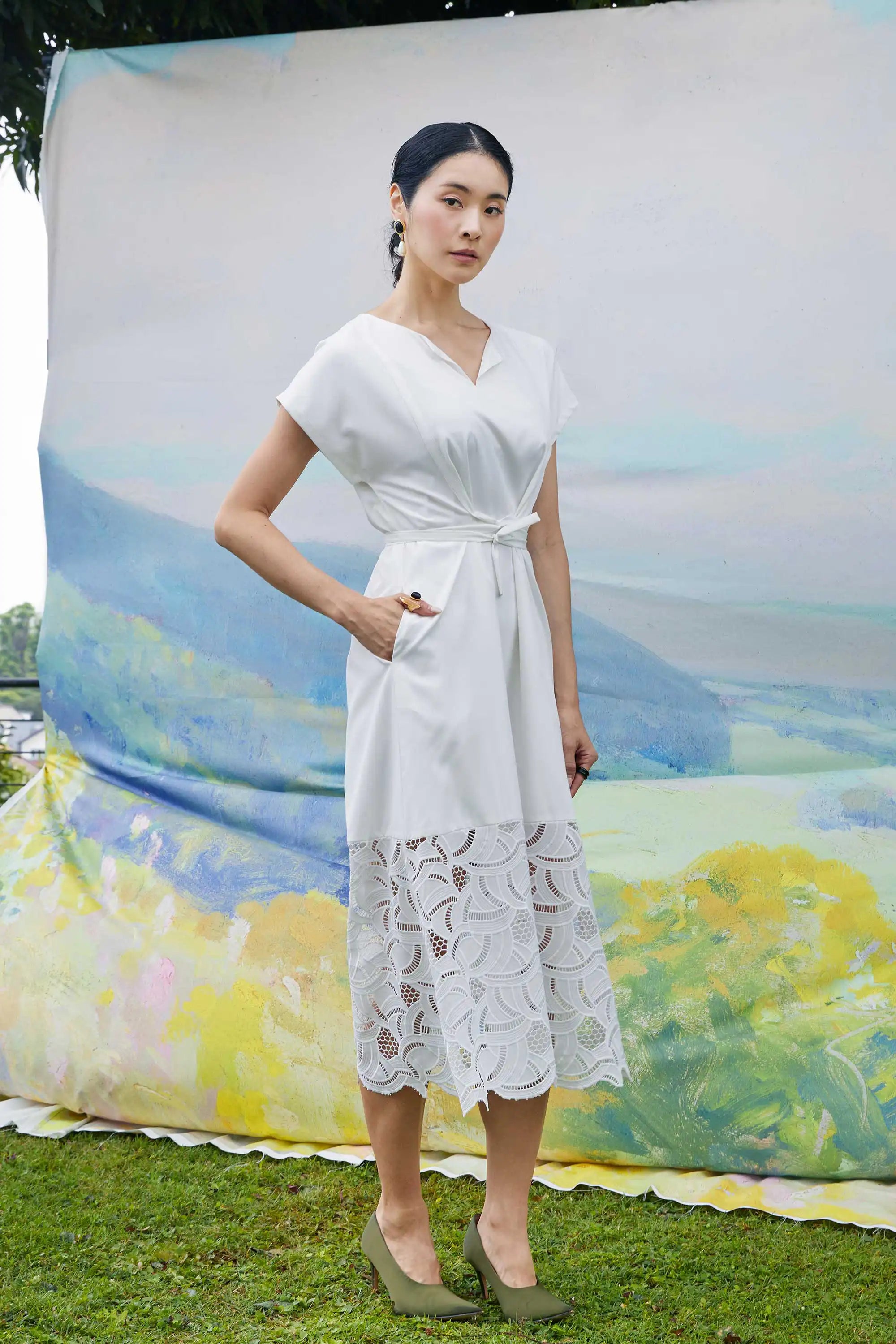 Snatch Waist Border Tea Dress (White)