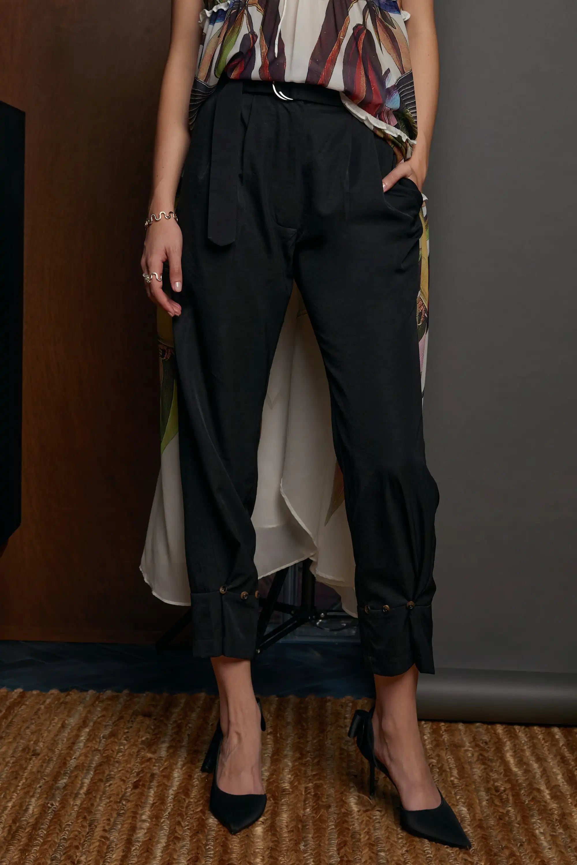 Tapered Trousers (Black)