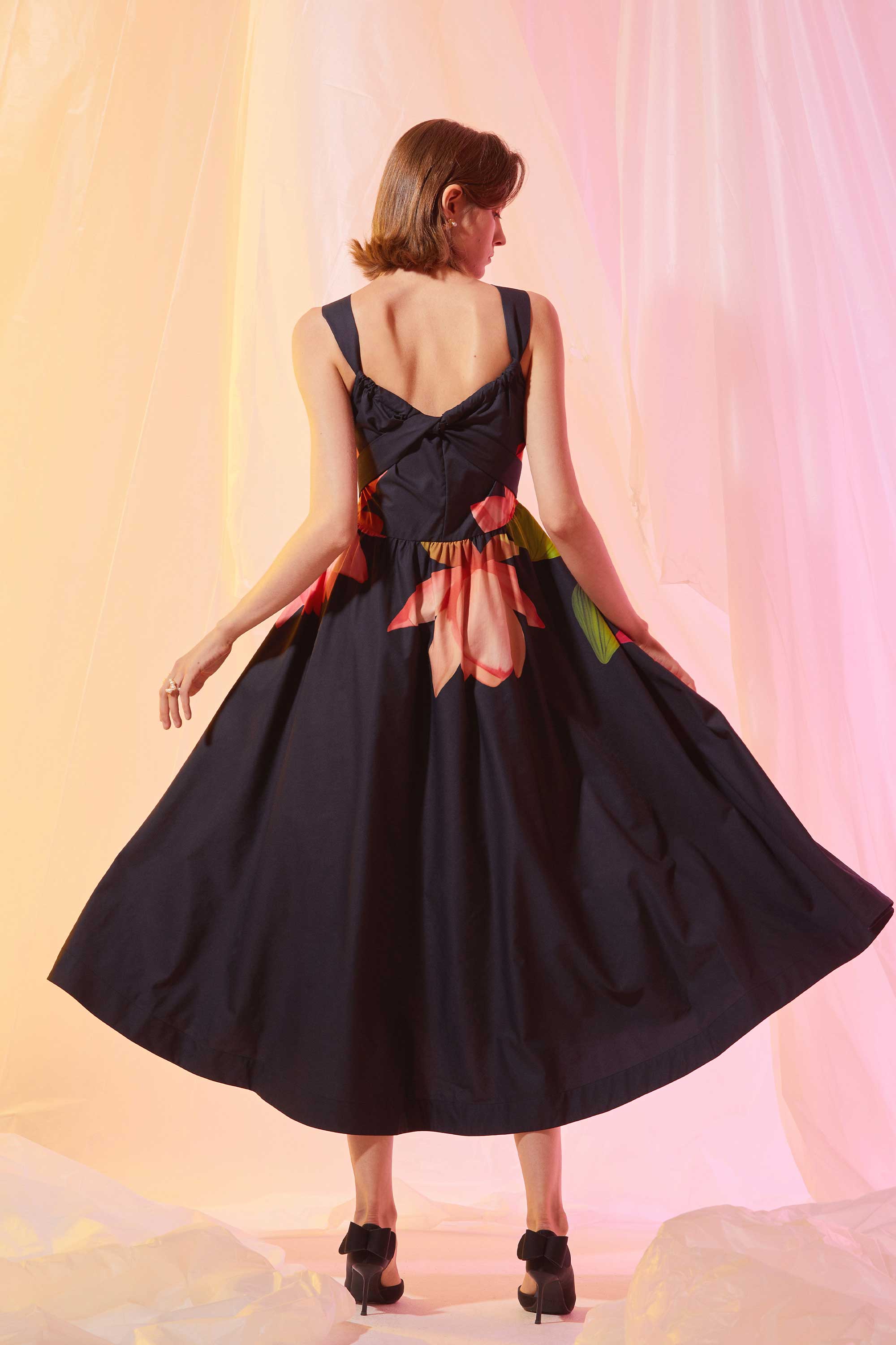 Princess Line Sleeveless Midi Dress (Glow)