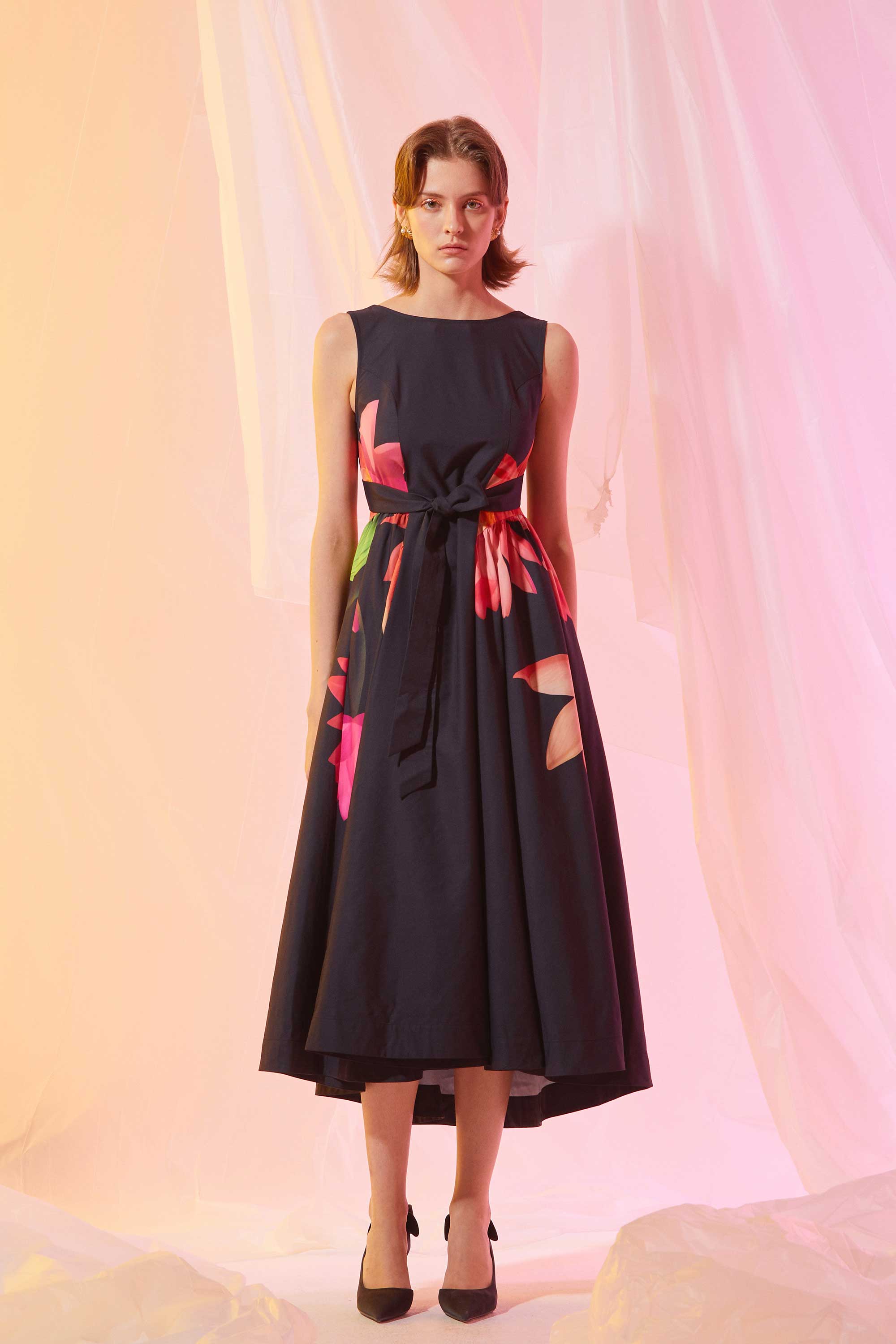 Princess Line Sleeveless Midi Dress (Glow)