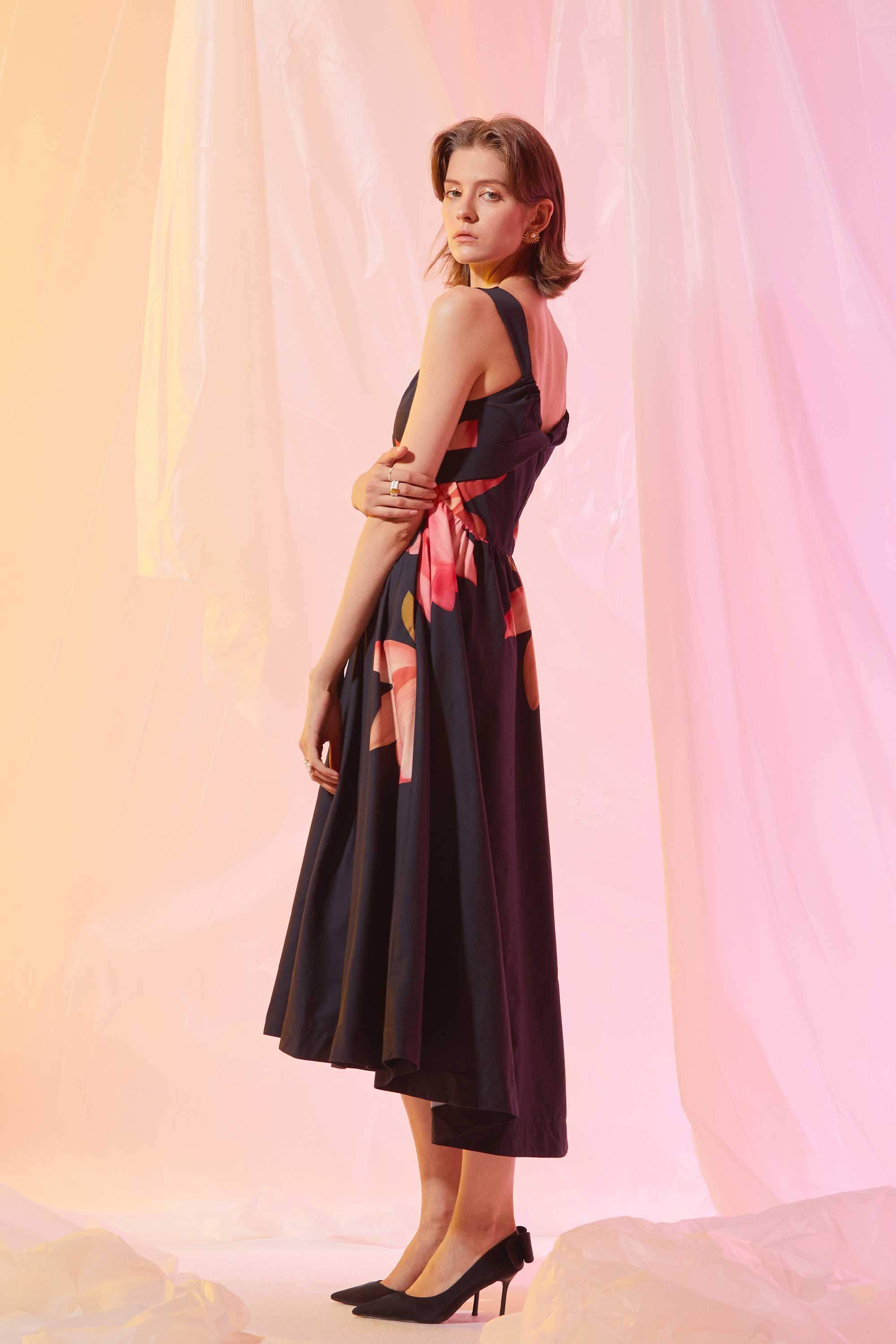 Princess Line Sleeveless Midi Dress (Glow)
