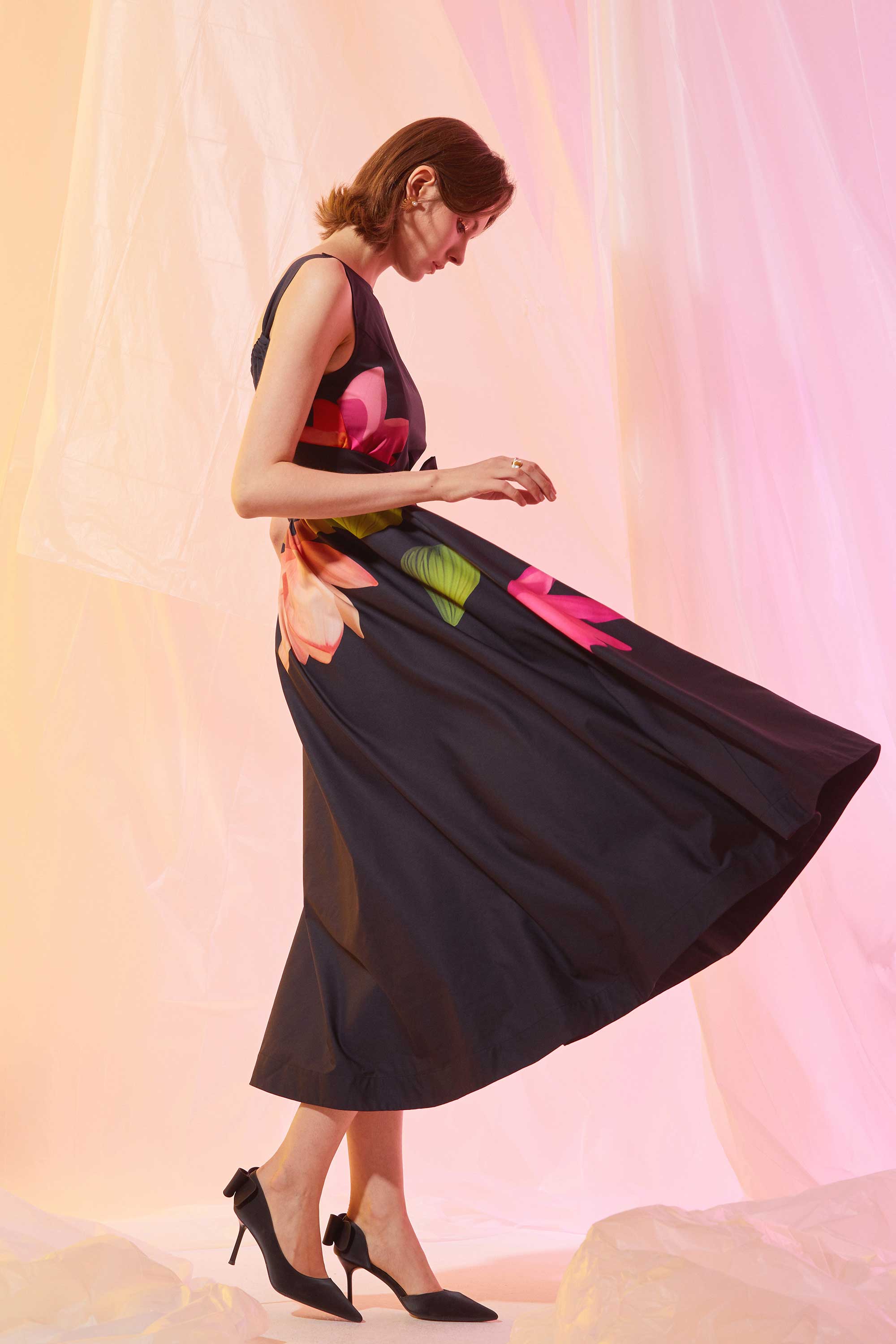 Princess Line Sleeveless Midi Dress (Glow)
