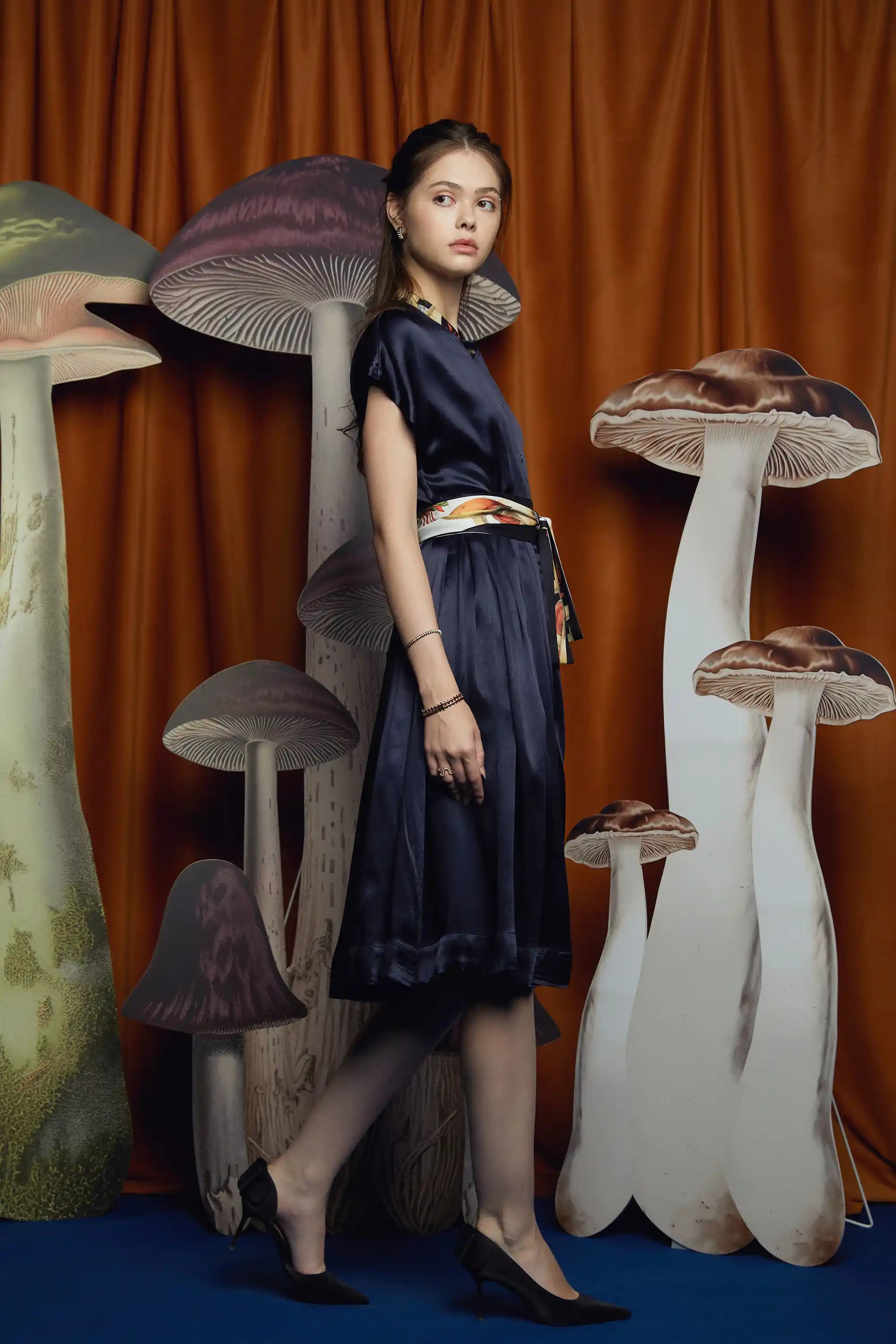 Chinese Collar Midi Dress (Shiitake)