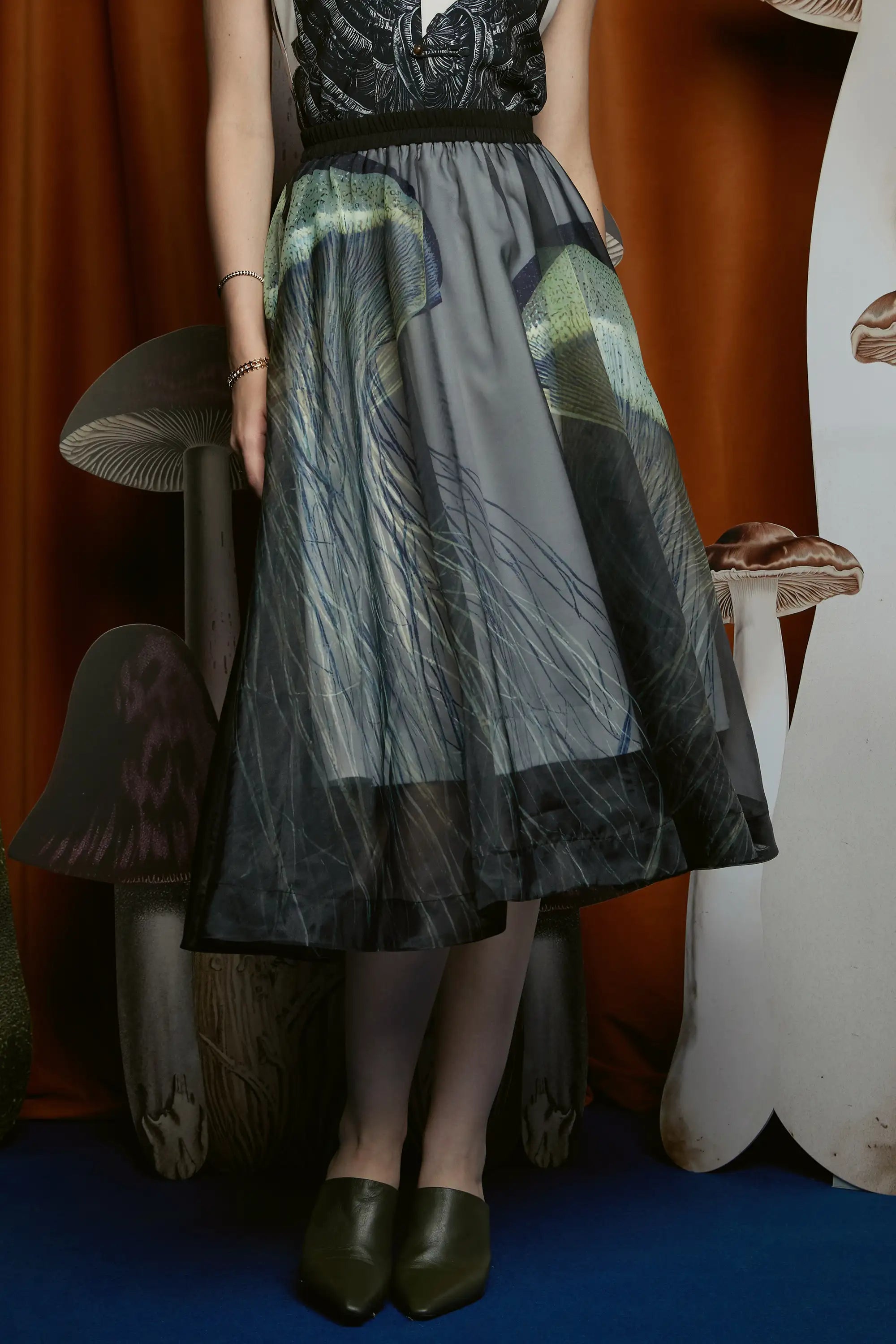 Midi Swing Skirt (Porcini)