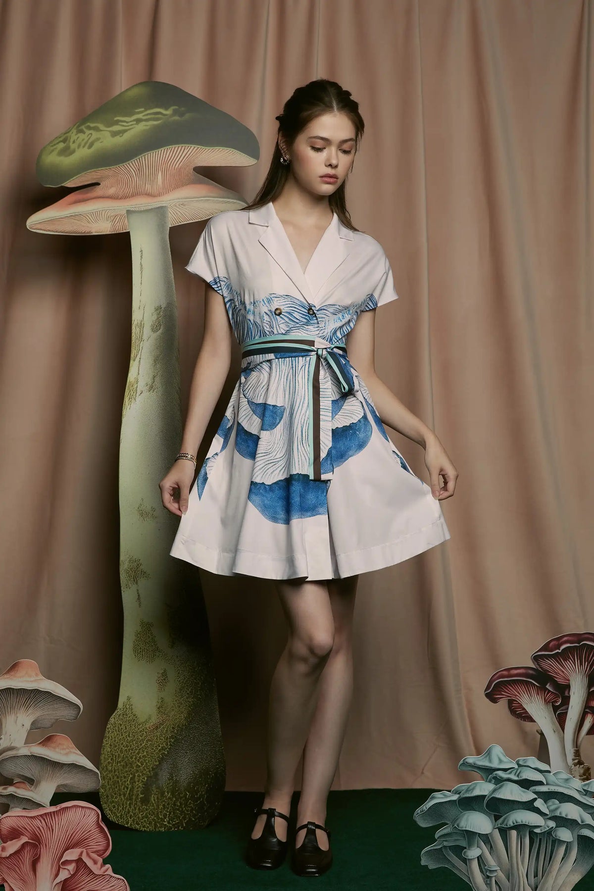 Trench Knee Dress (Pholiota)