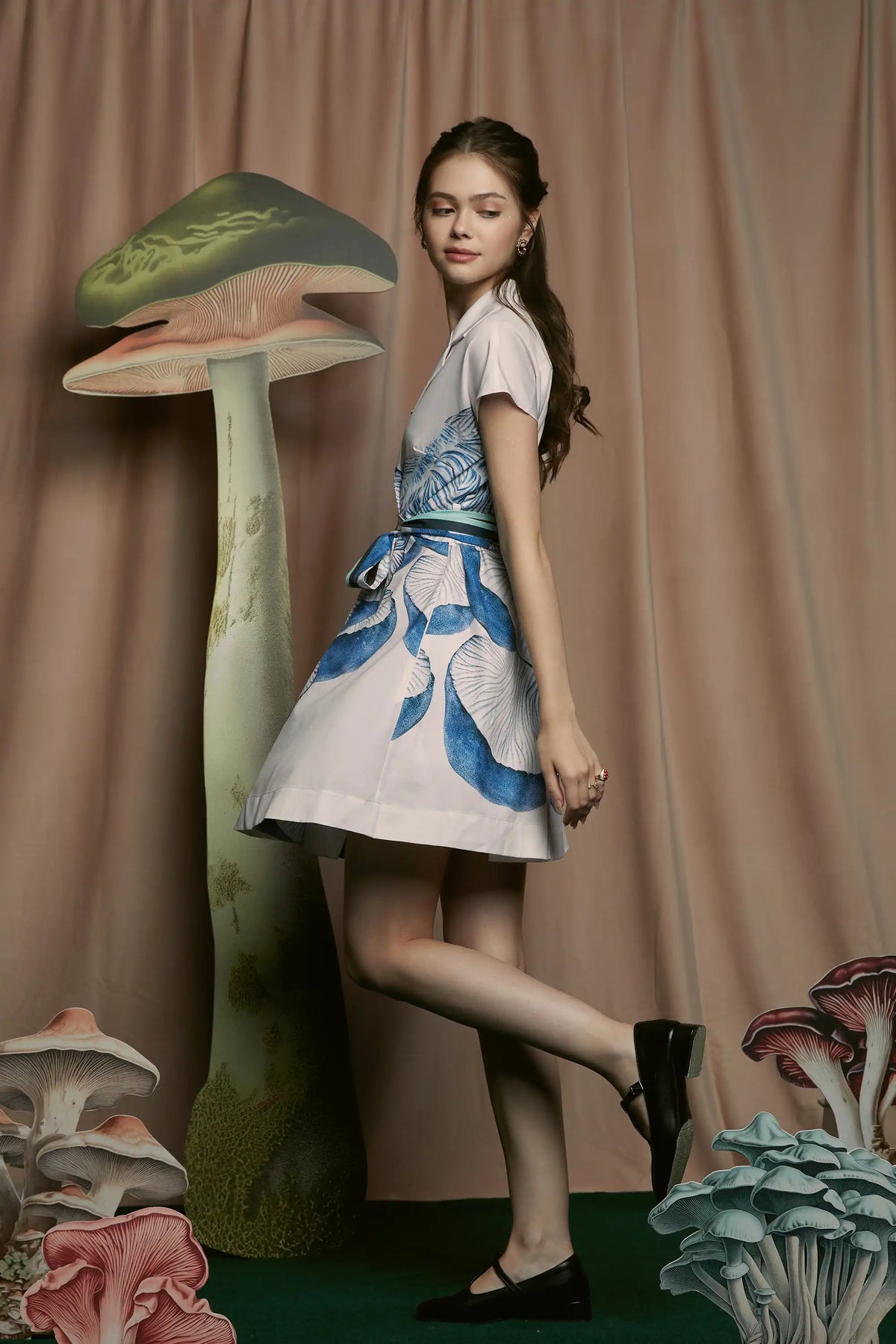 Trench Knee Dress (Pholiota)