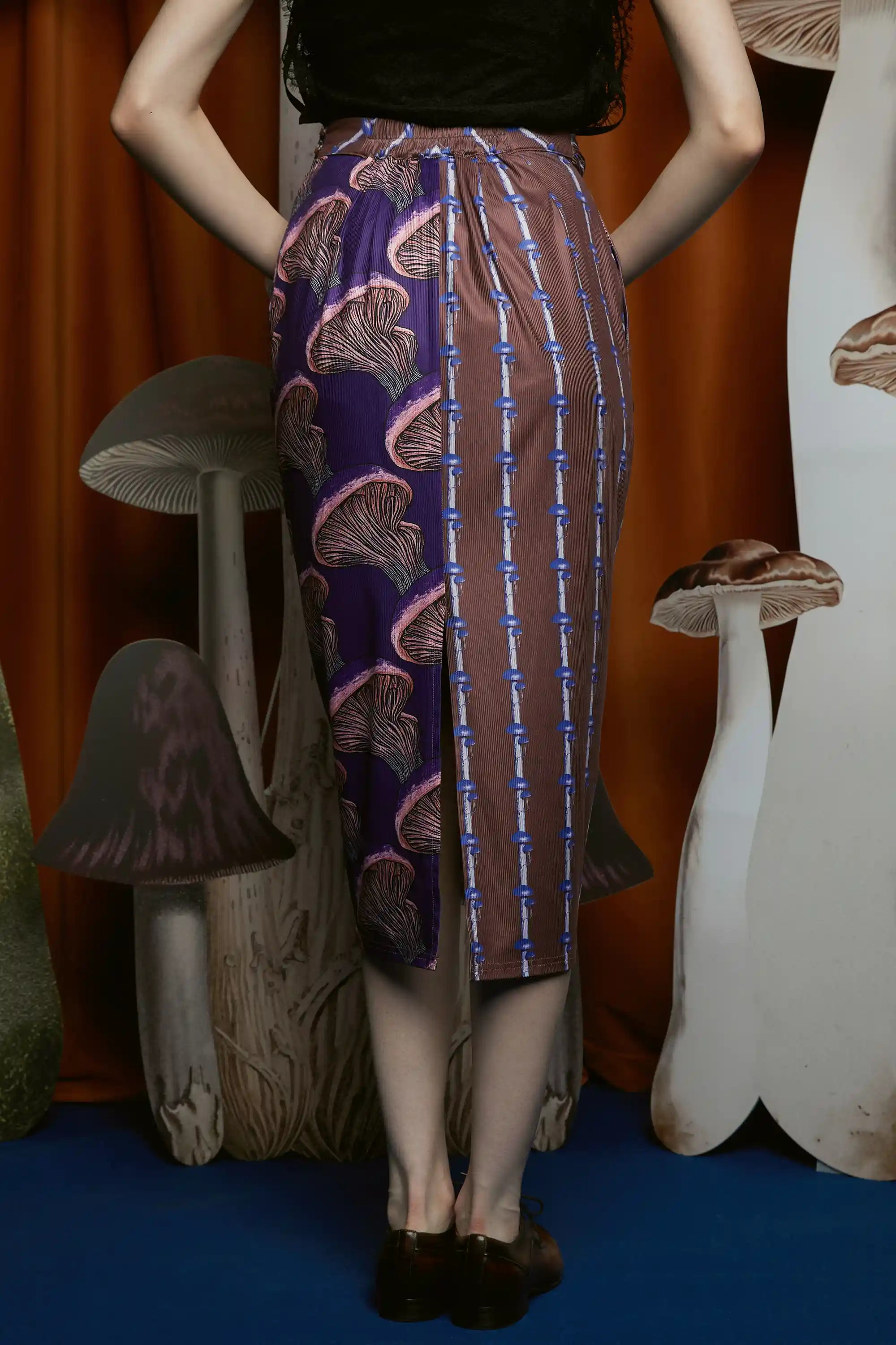Twist Pencil Skirt (Reishi)