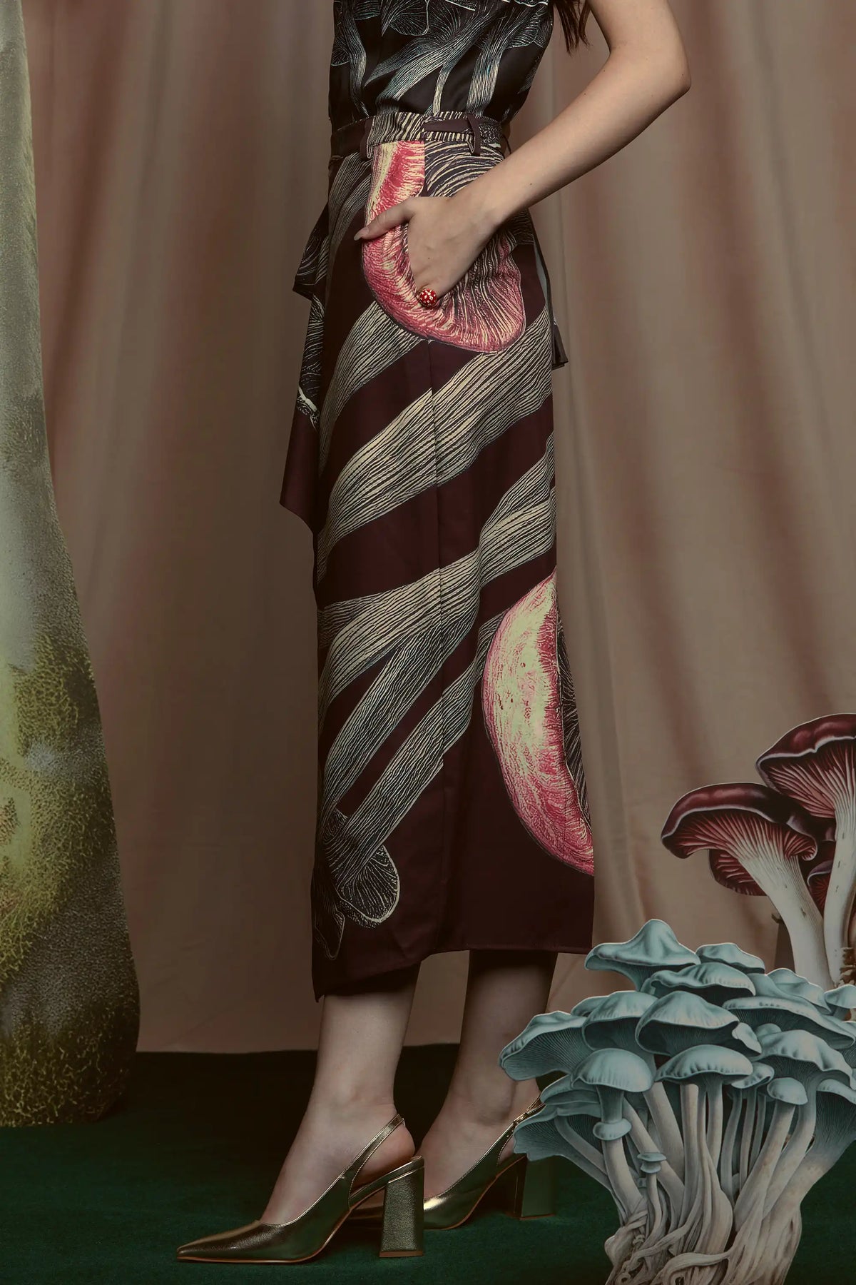 Wrap Layered Pencil Skirt (Hypholoma)